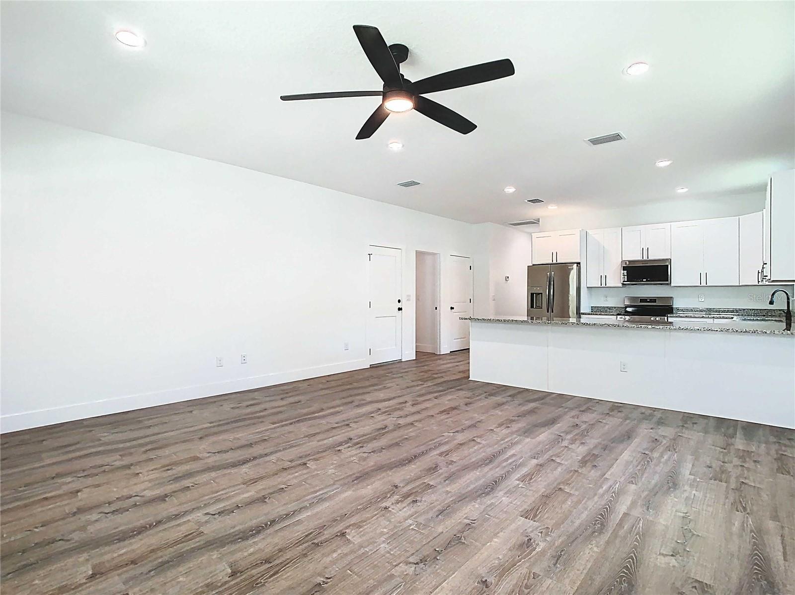 8111 N EDISON AVE, TAMPA, FL, 33604