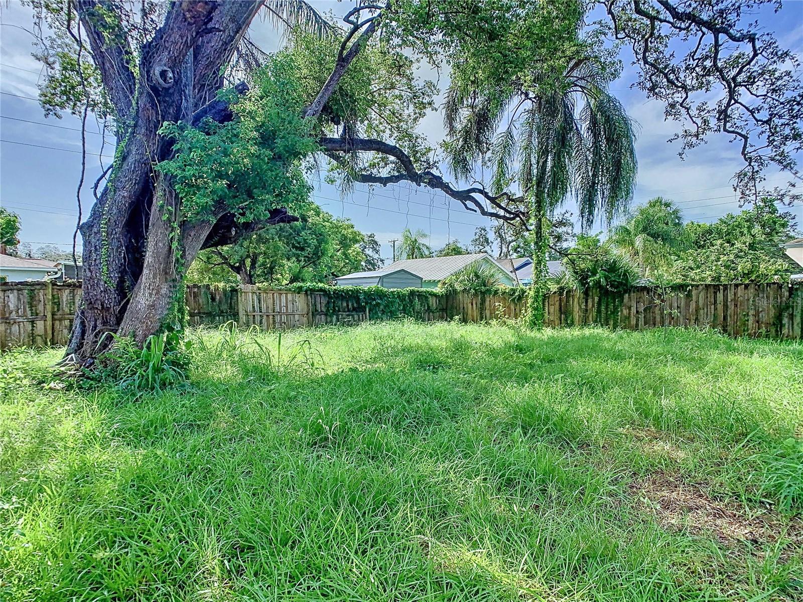 8111 N EDISON AVE, TAMPA, FL, 33604
