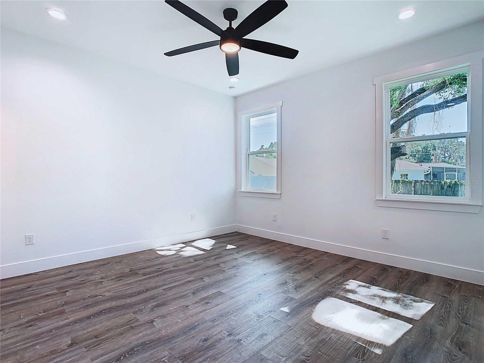 8111 N EDISON AVE, TAMPA, FL, 33604