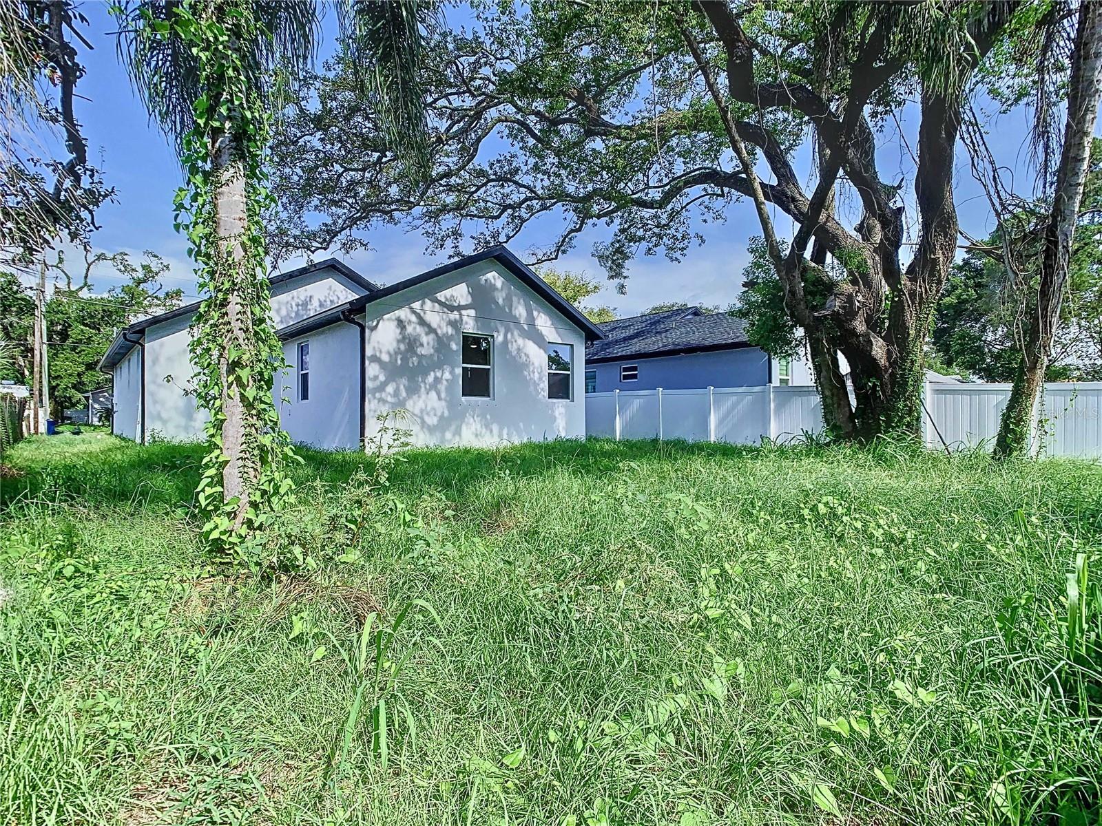 8111 N EDISON AVE, TAMPA, FL, 33604