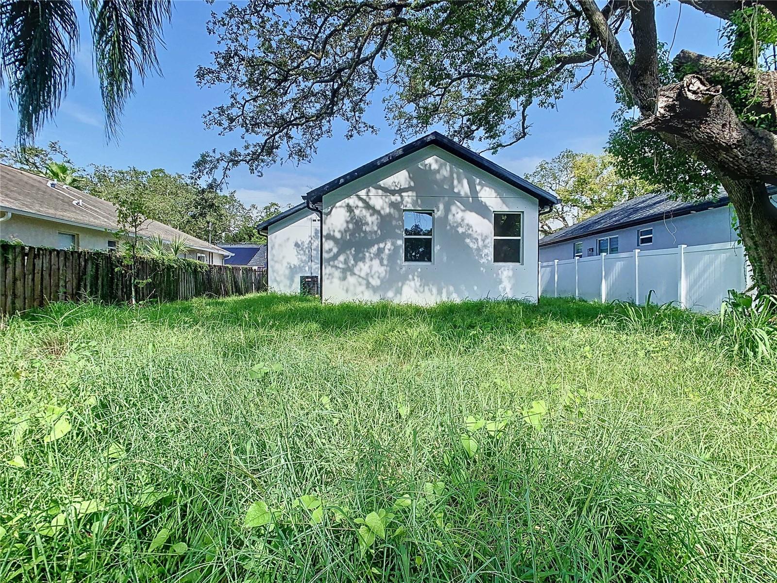 8111 N EDISON AVE, TAMPA, FL, 33604