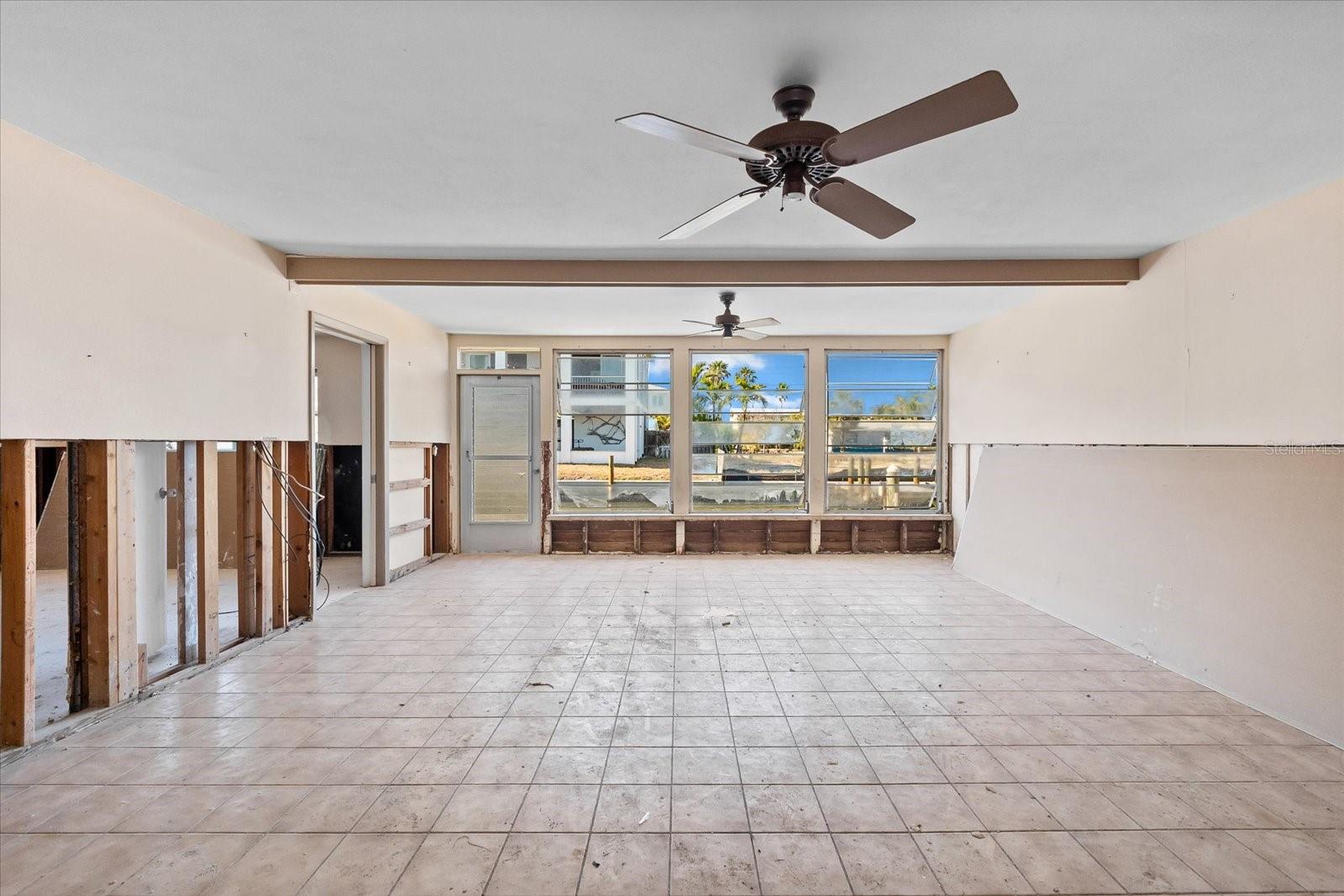 713 SAINT JUDES DR S #1, LONGBOAT KEY, FL, 34228