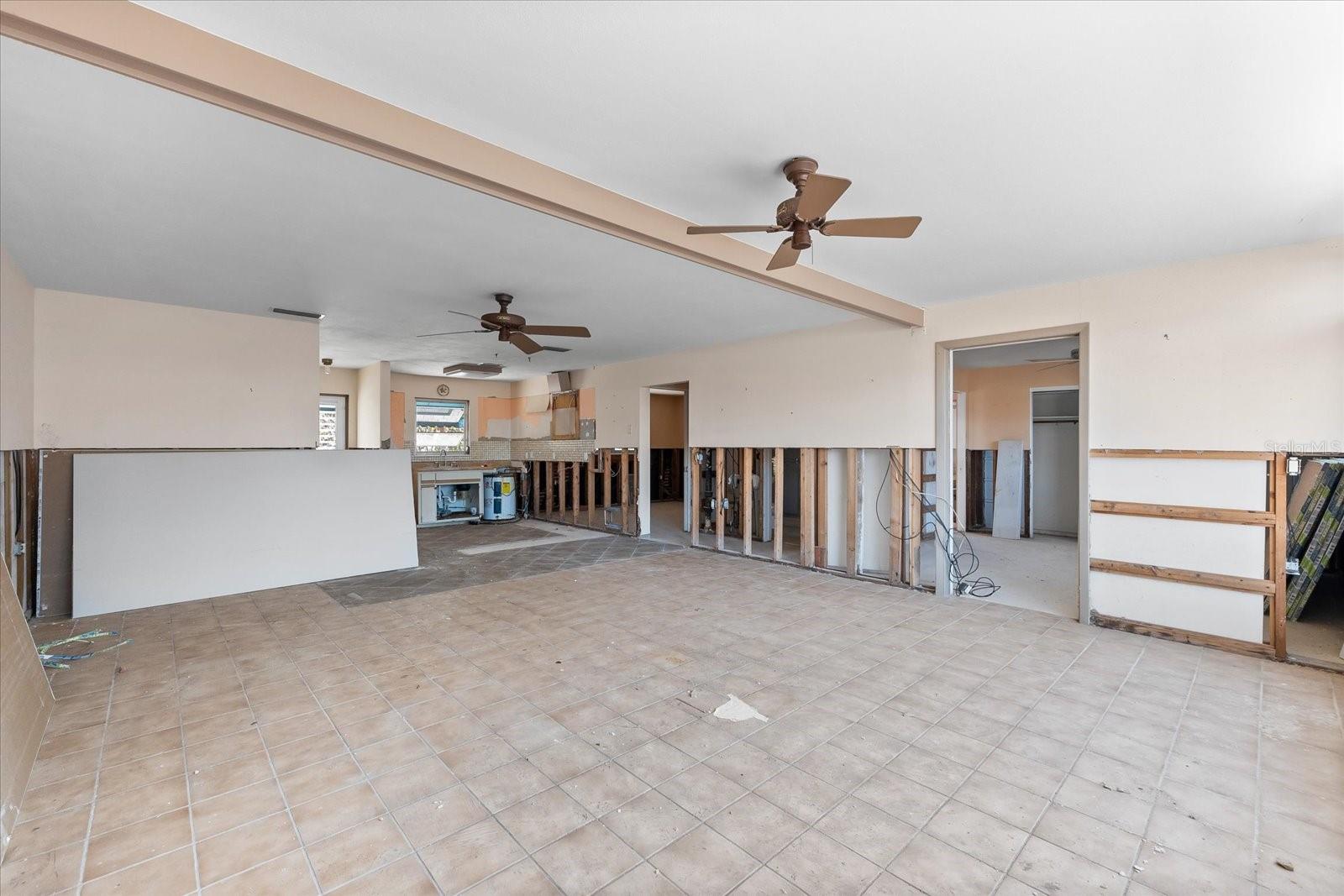 713 SAINT JUDES DR S #1, LONGBOAT KEY, FL, 34228
