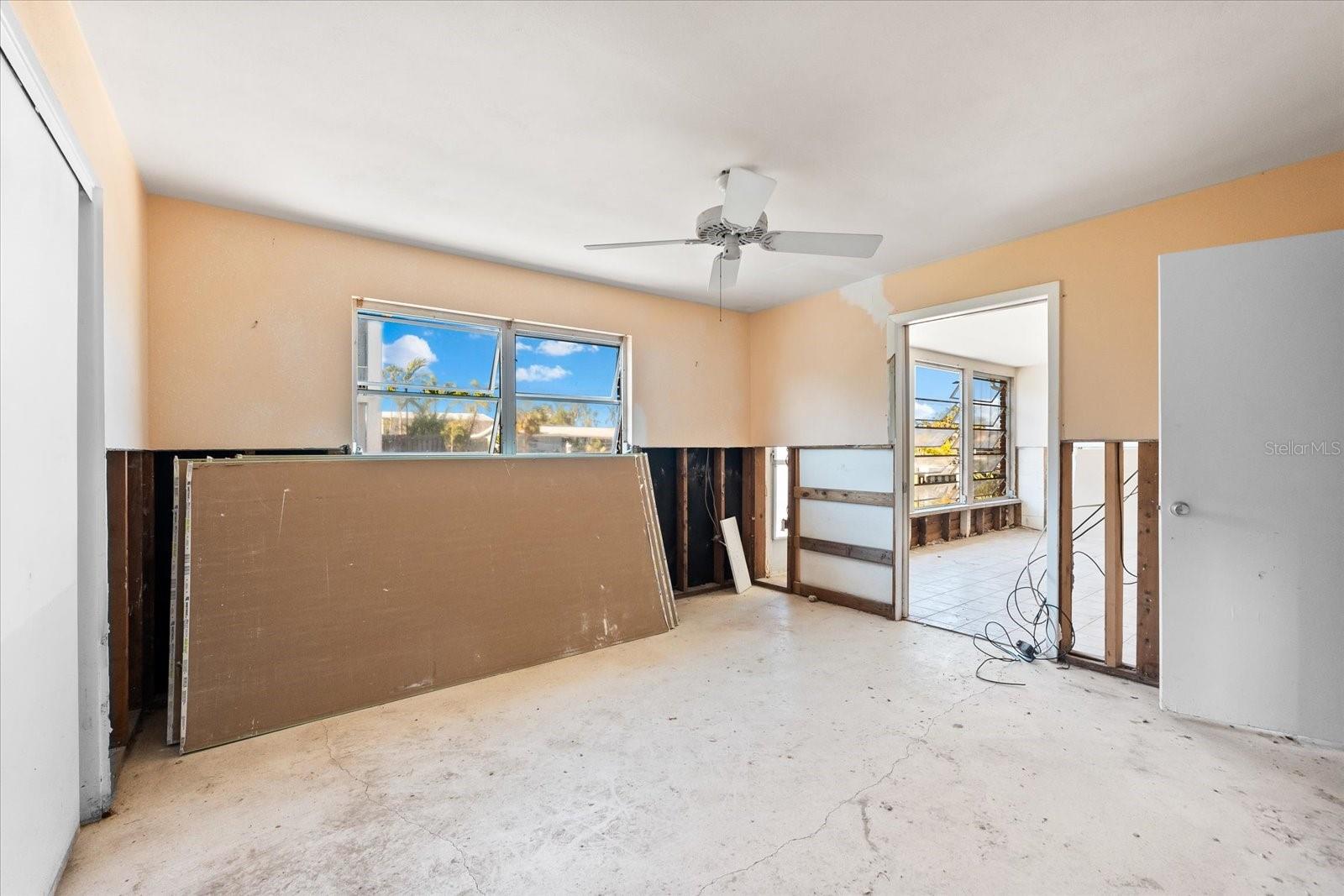 713 SAINT JUDES DR S #1, LONGBOAT KEY, FL, 34228