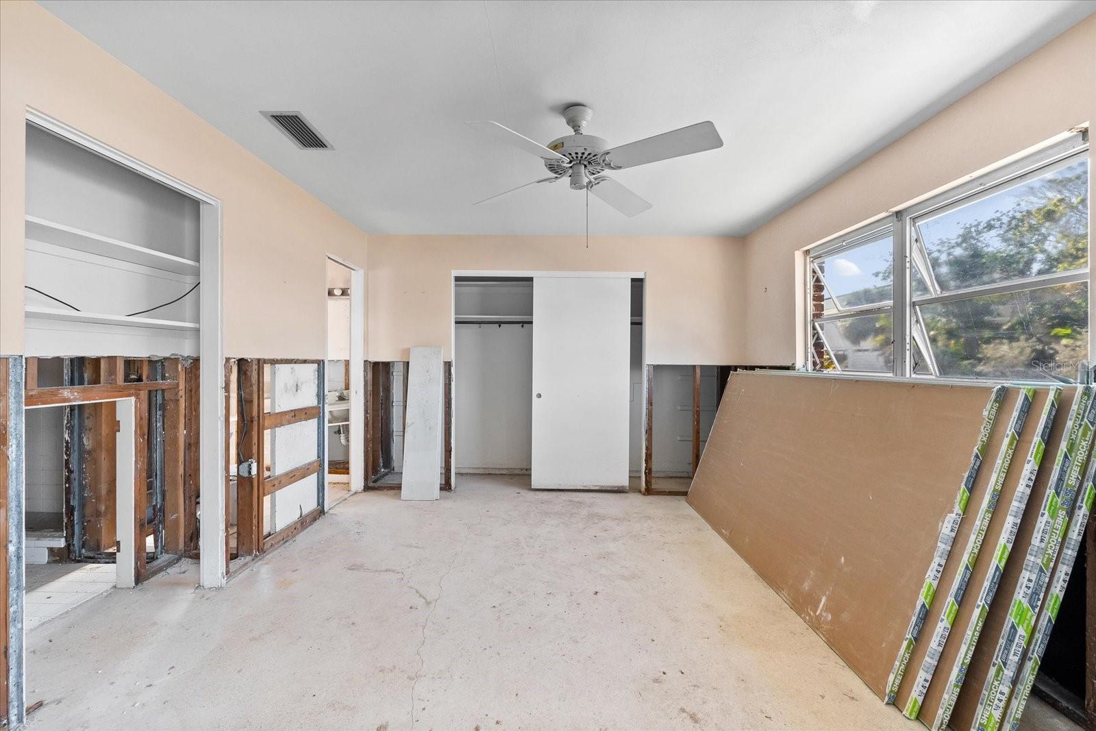 713 SAINT JUDES DR S #1, LONGBOAT KEY, FL, 34228