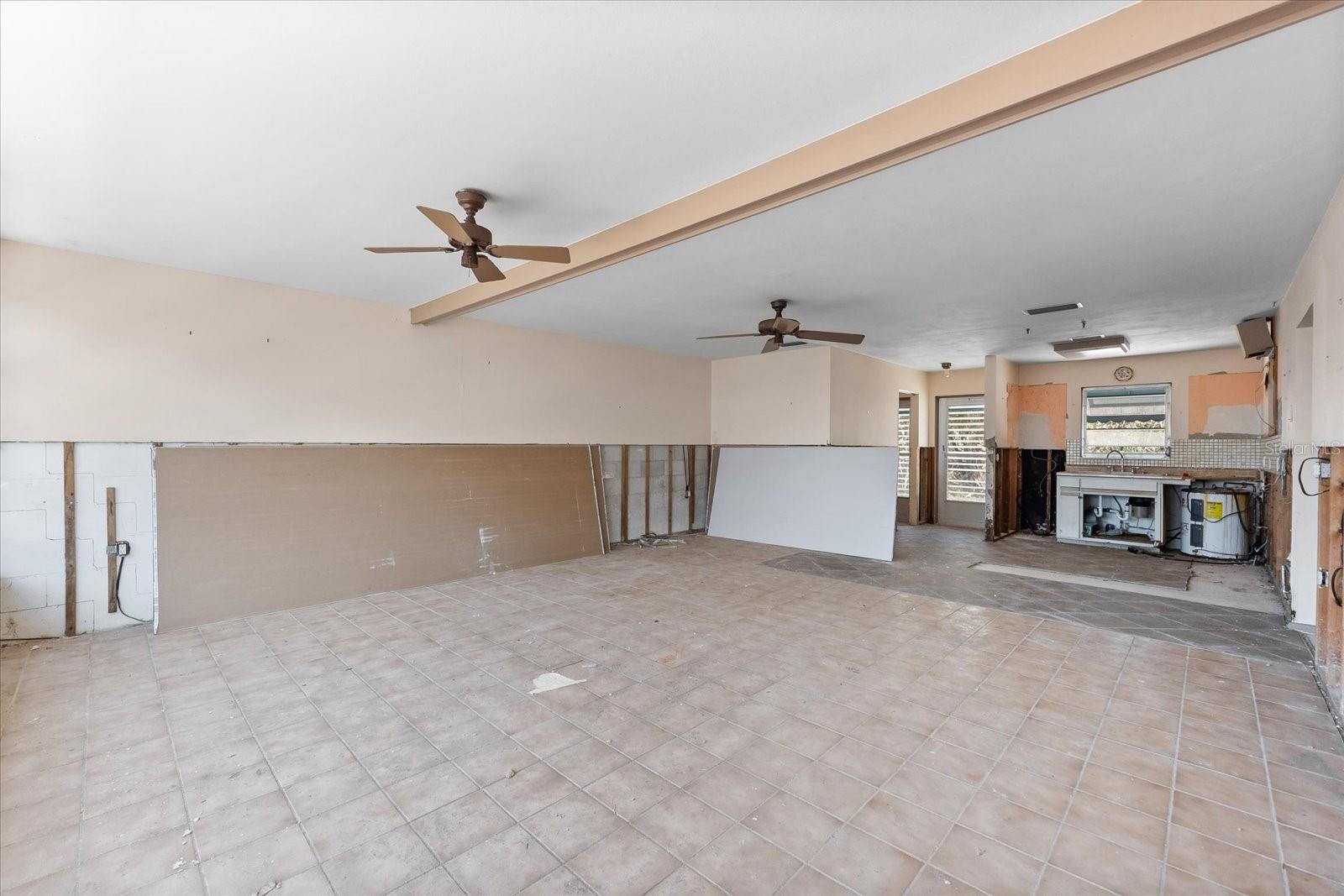 713 SAINT JUDES DR S #1, LONGBOAT KEY, FL, 34228