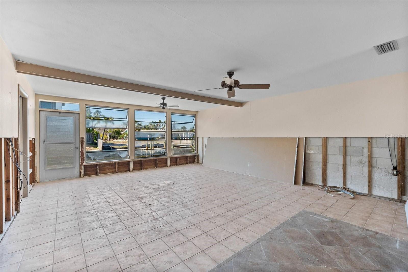 713 SAINT JUDES DR S #1, LONGBOAT KEY, FL, 34228