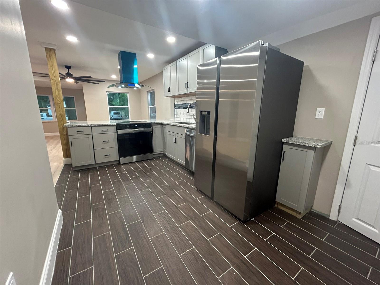 1615 39TH ST S, ST PETERSBURG, FL, 33711
