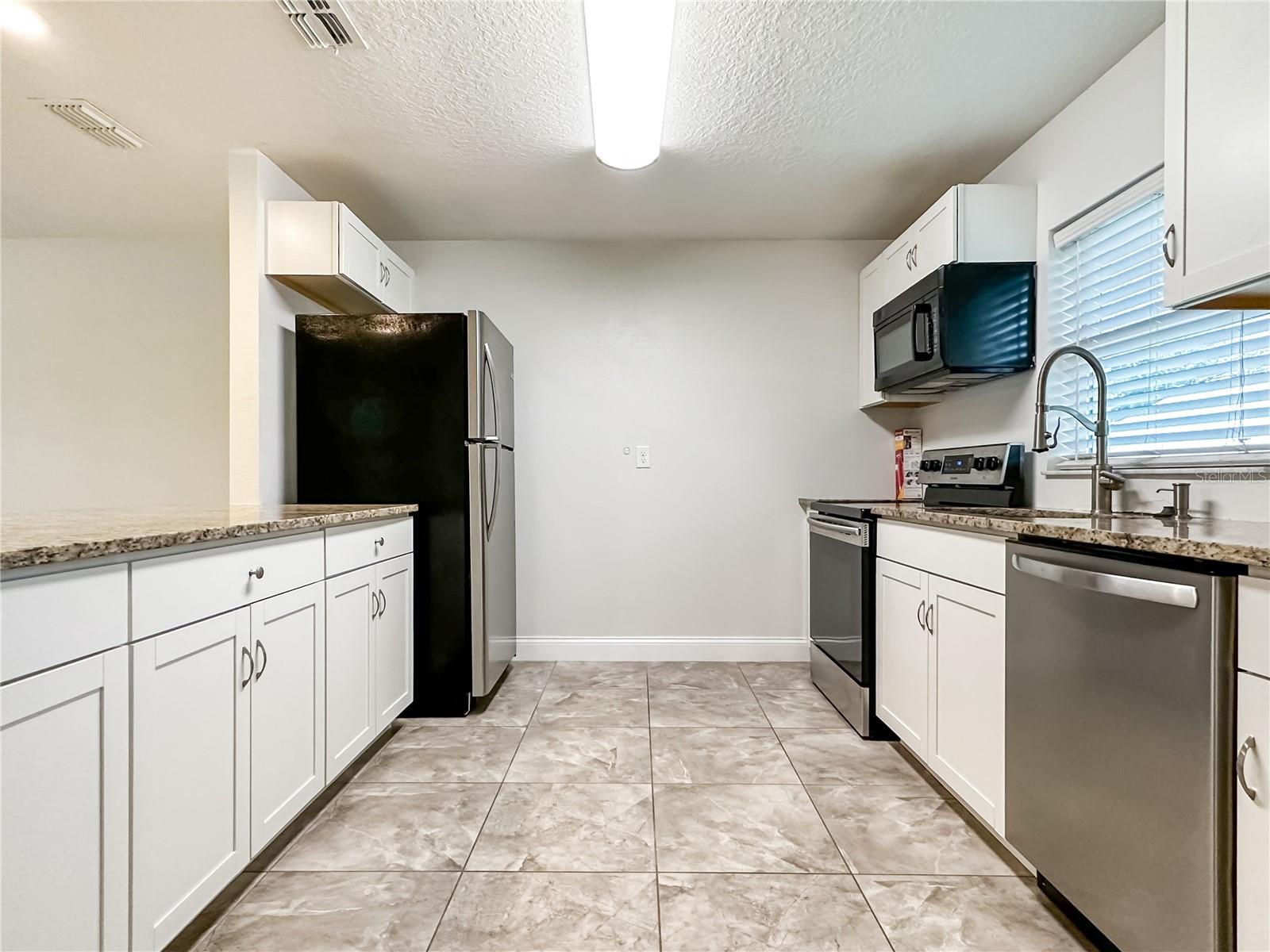 219 W MAPLE ST, DAVENPORT, FL, 33837