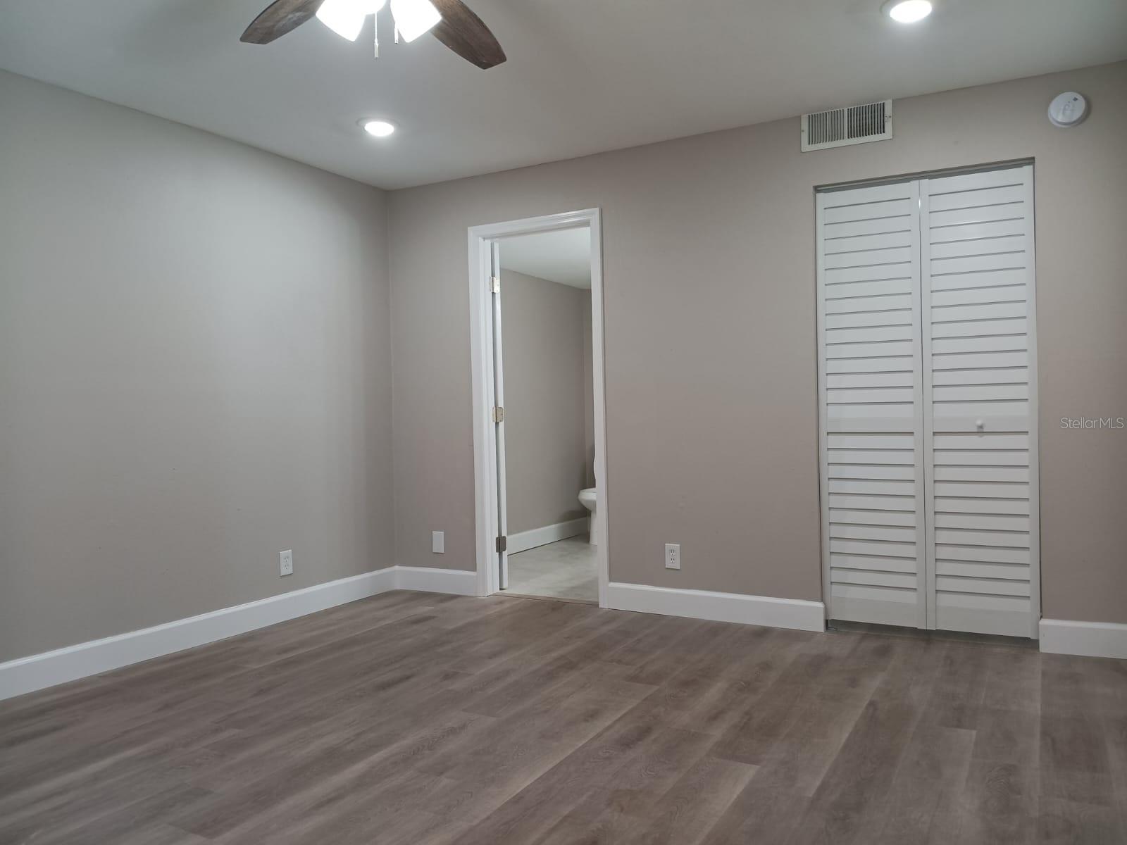 101 LAKE AVE NE #113, LARGO, FL, 33771