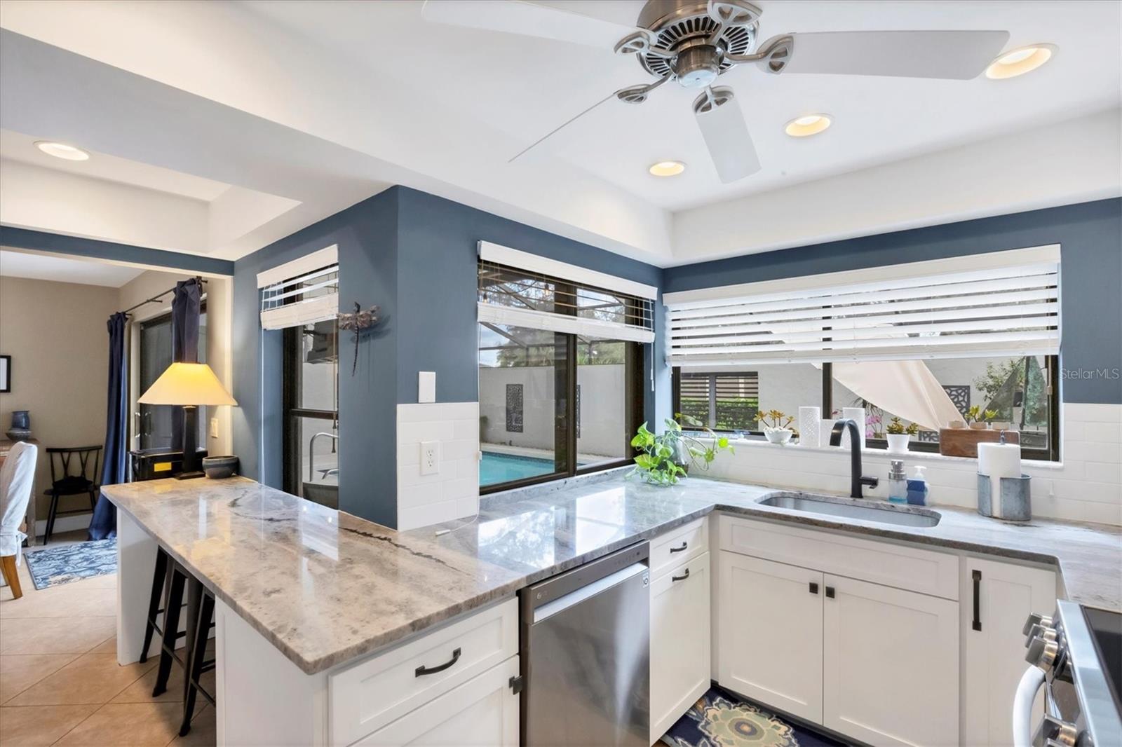 3746 GLEN OAKS MANOR DR, SARASOTA, FL, 34232