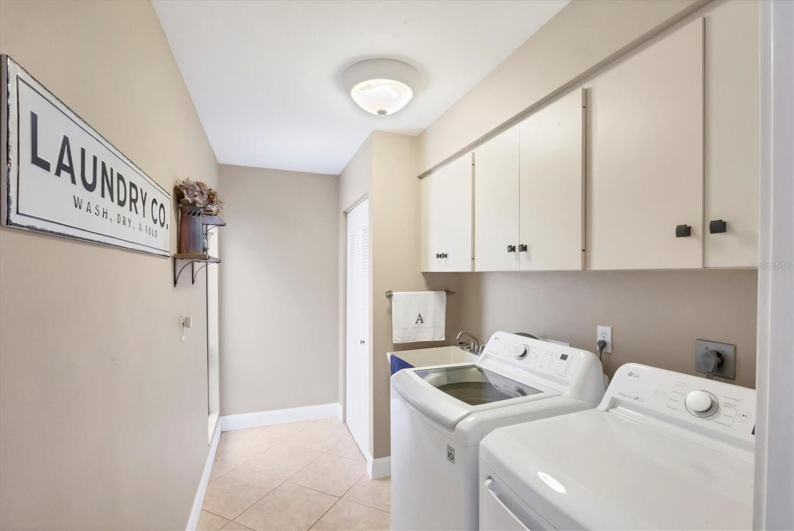 3746 GLEN OAKS MANOR DR, SARASOTA, FL, 34232