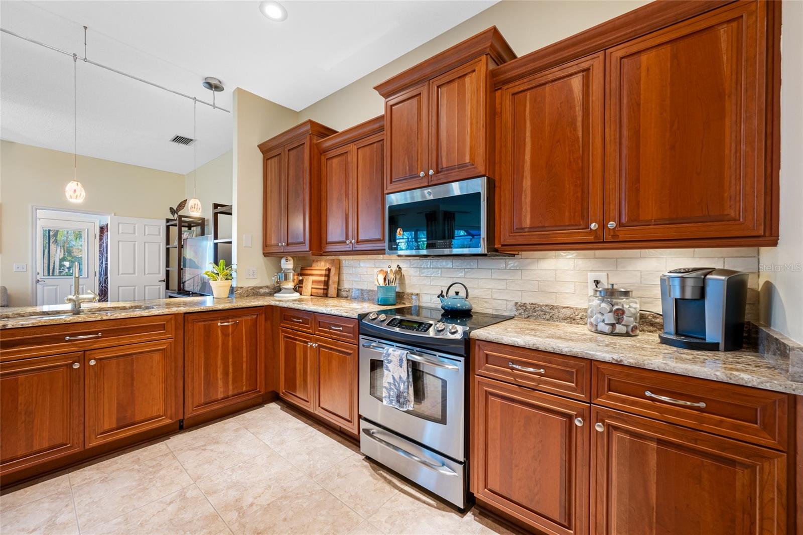 10627 HATTERAS DR, TAMPA, FL, 33615
