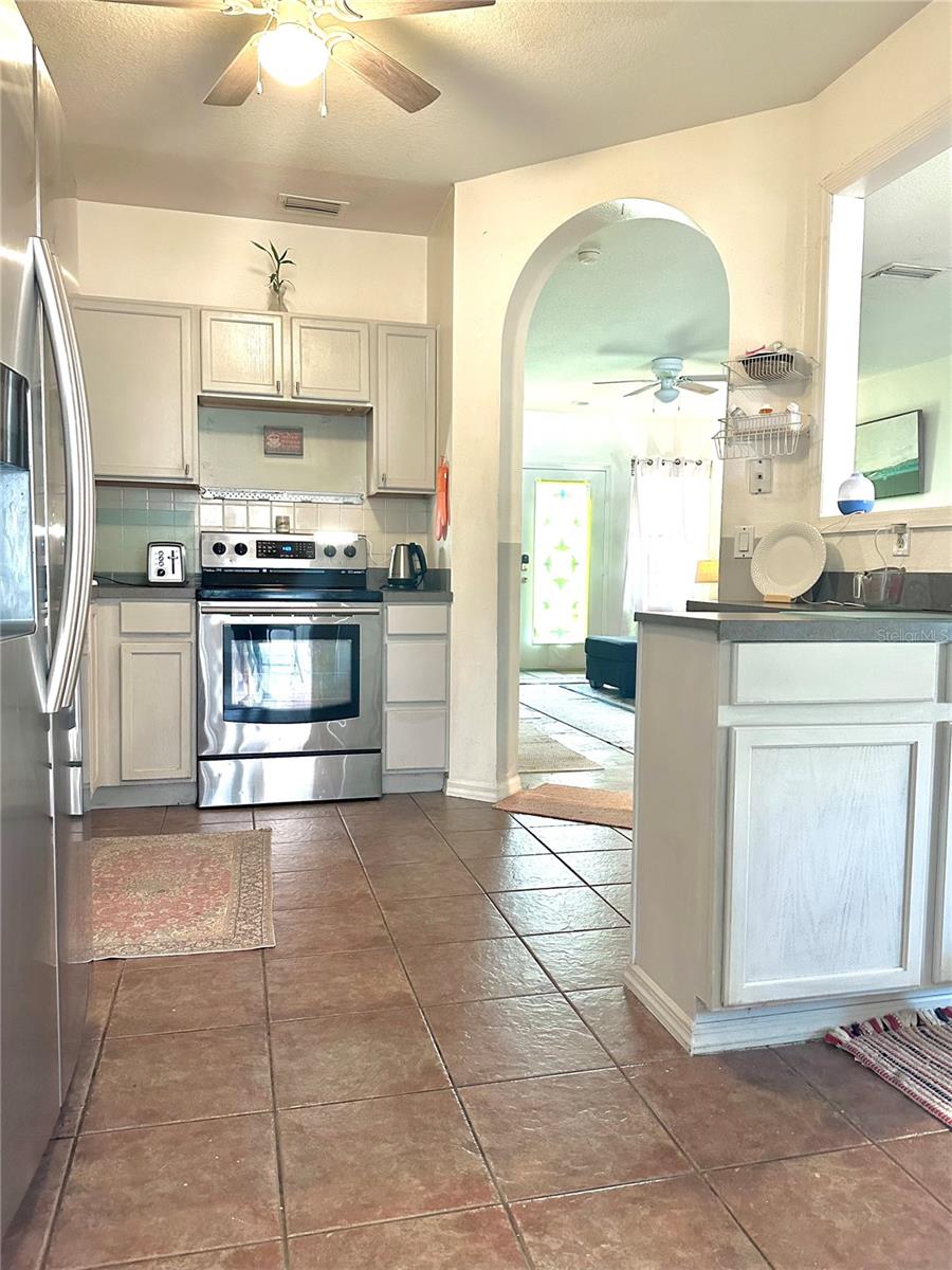 1112 LAKE SHORE RANCH DR, SEFFNER, FL, 33584