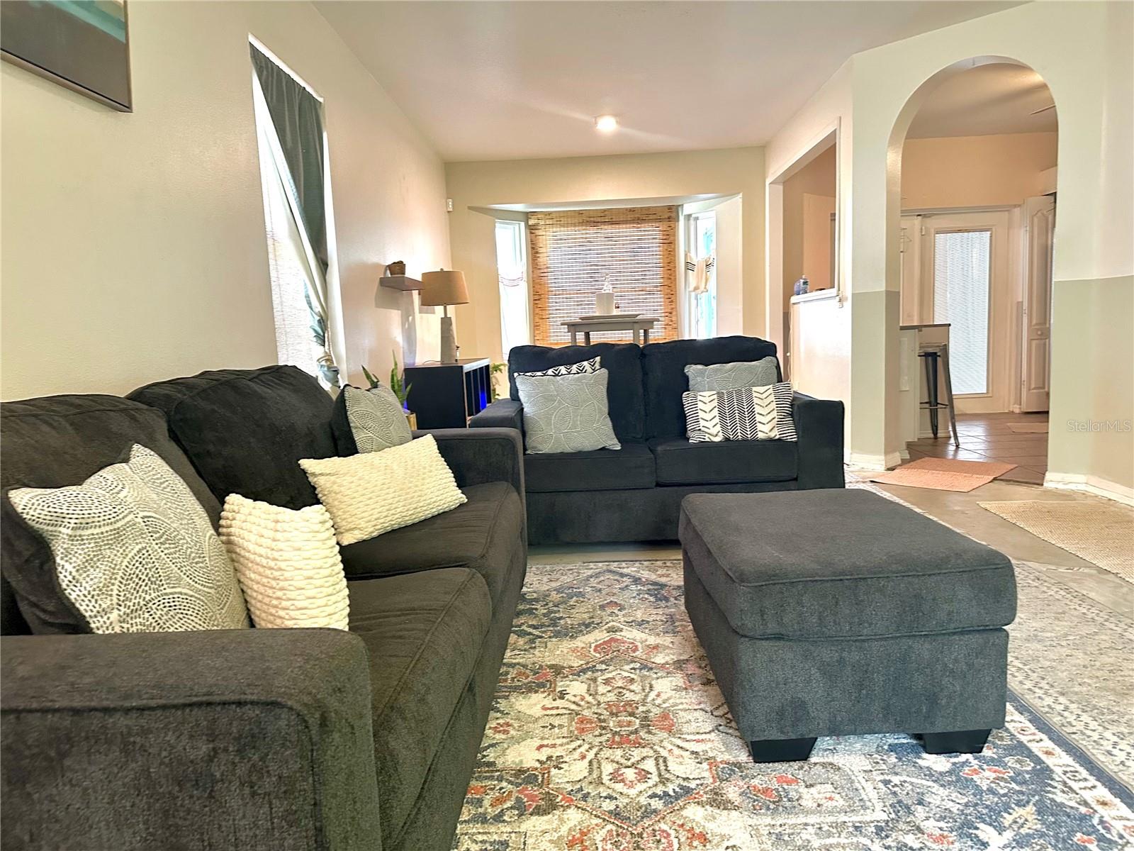 1112 LAKE SHORE RANCH DR, SEFFNER, FL, 33584