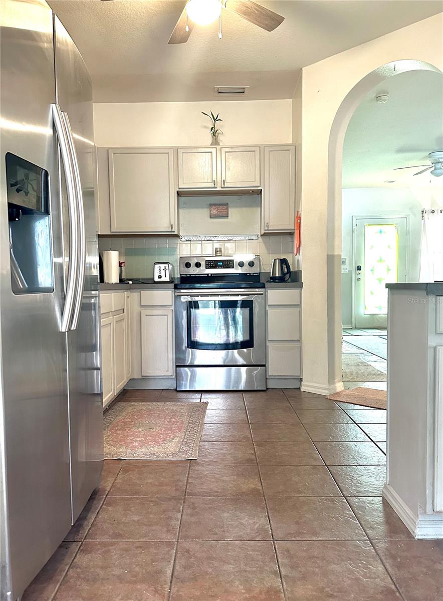 1112 LAKE SHORE RANCH DR, SEFFNER, FL, 33584