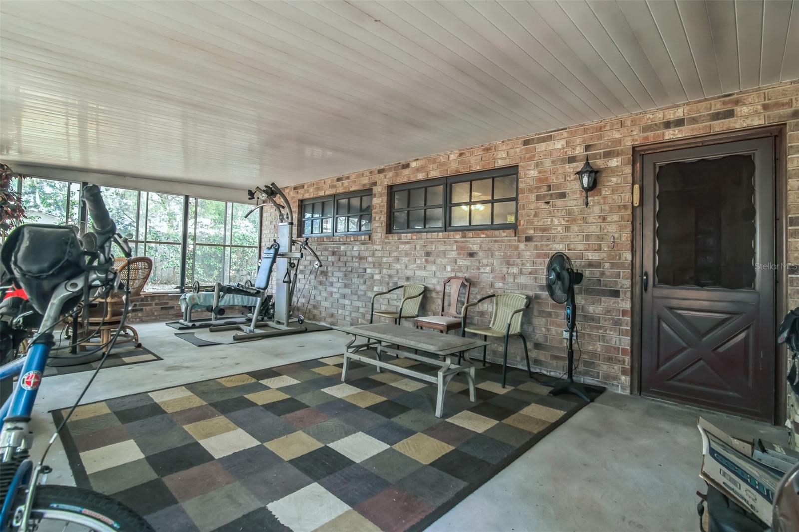 1101 N VALENCIA AVE, HOWEY IN THE HILLS, FL, 34737