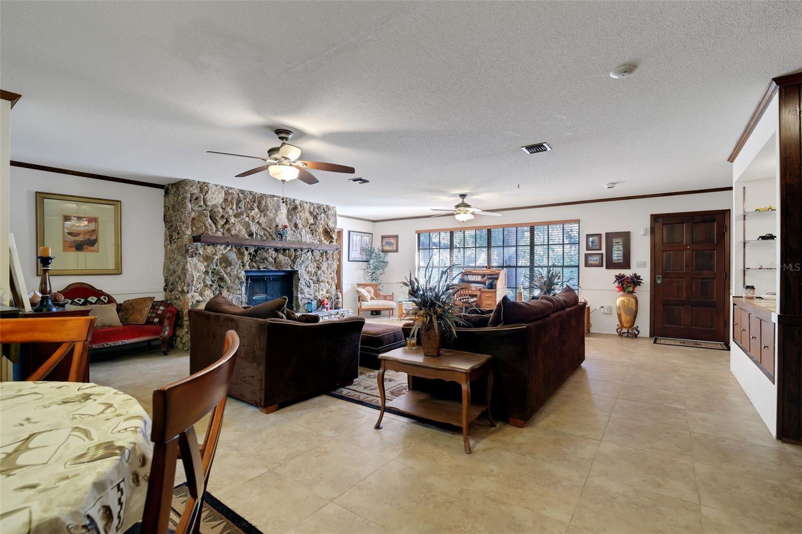 1101 N VALENCIA AVE, HOWEY IN THE HILLS, FL, 34737