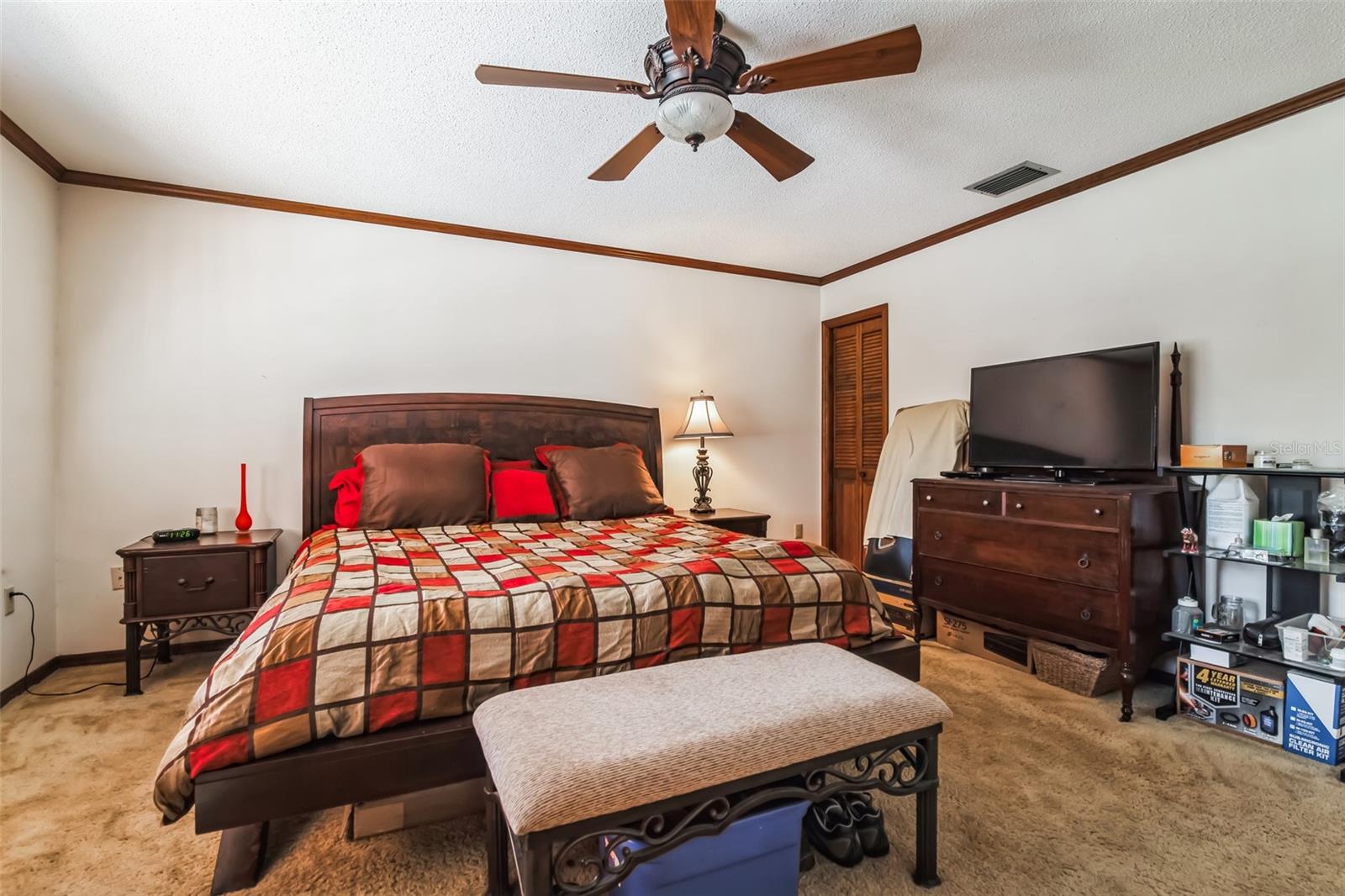 1101 N VALENCIA AVE, HOWEY IN THE HILLS, FL, 34737