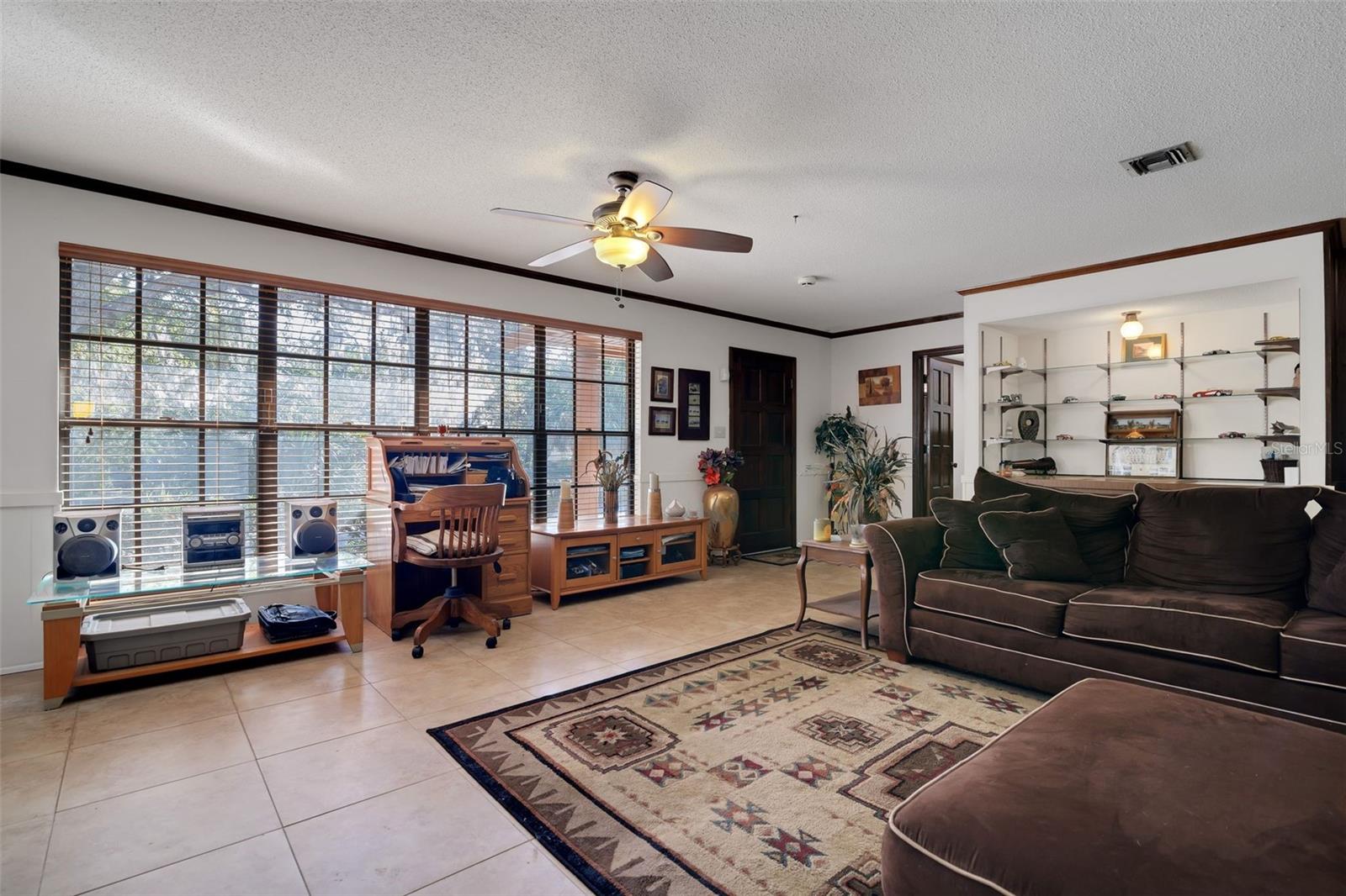 1101 N VALENCIA AVE, HOWEY IN THE HILLS, FL, 34737
