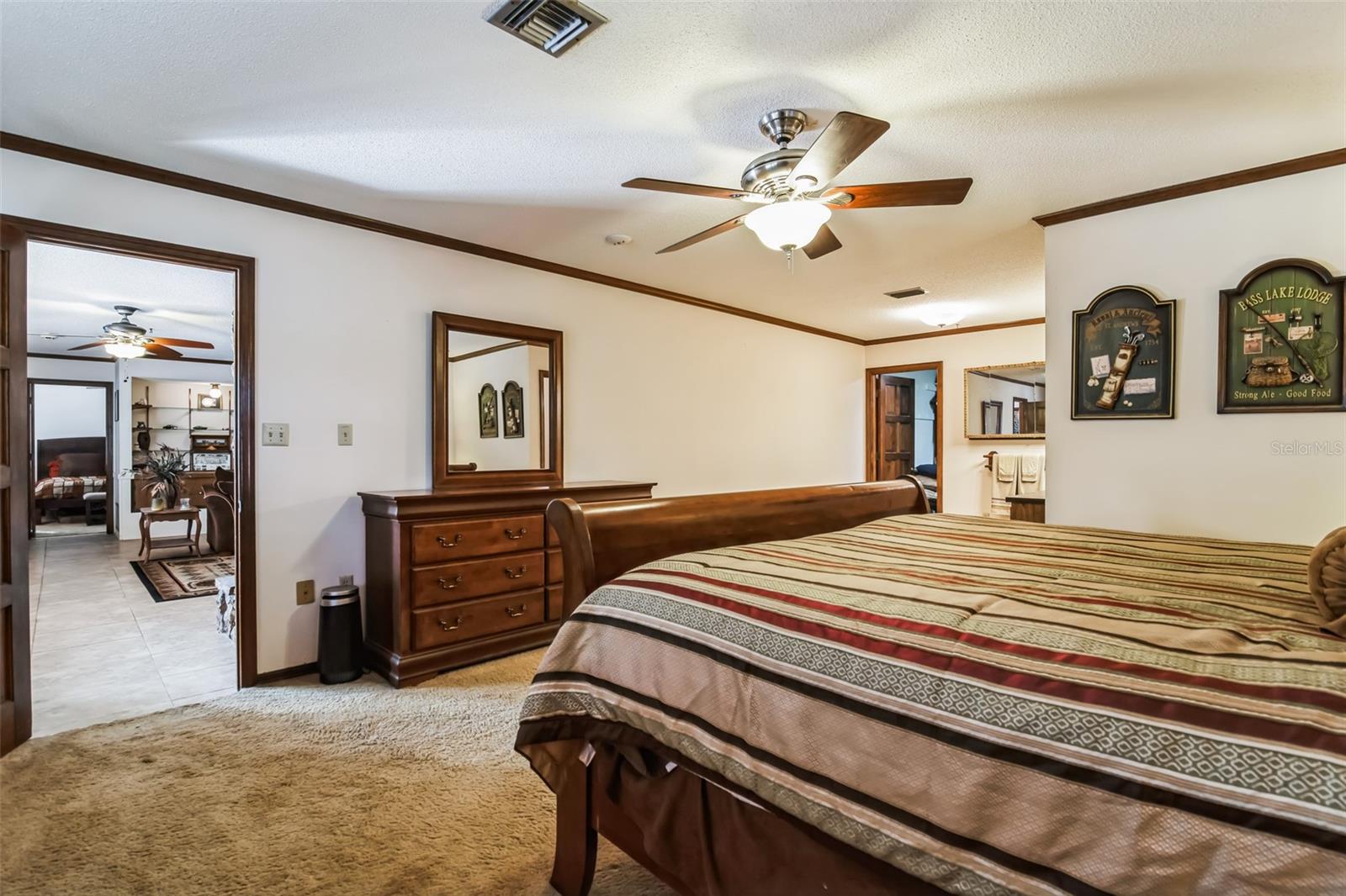 1101 N VALENCIA AVE, HOWEY IN THE HILLS, FL, 34737