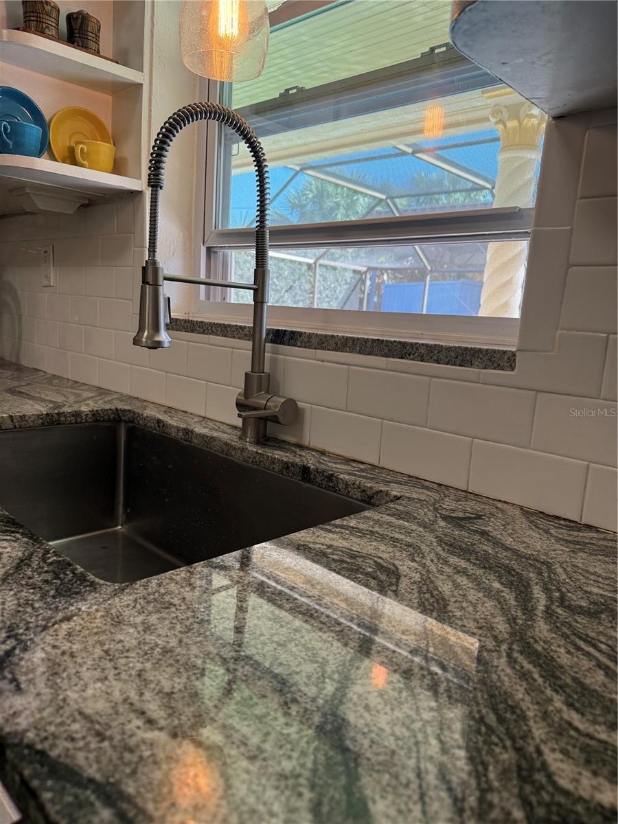 7320 BURLINGTON AVE N, ST PETERSBURG, FL, 33710
