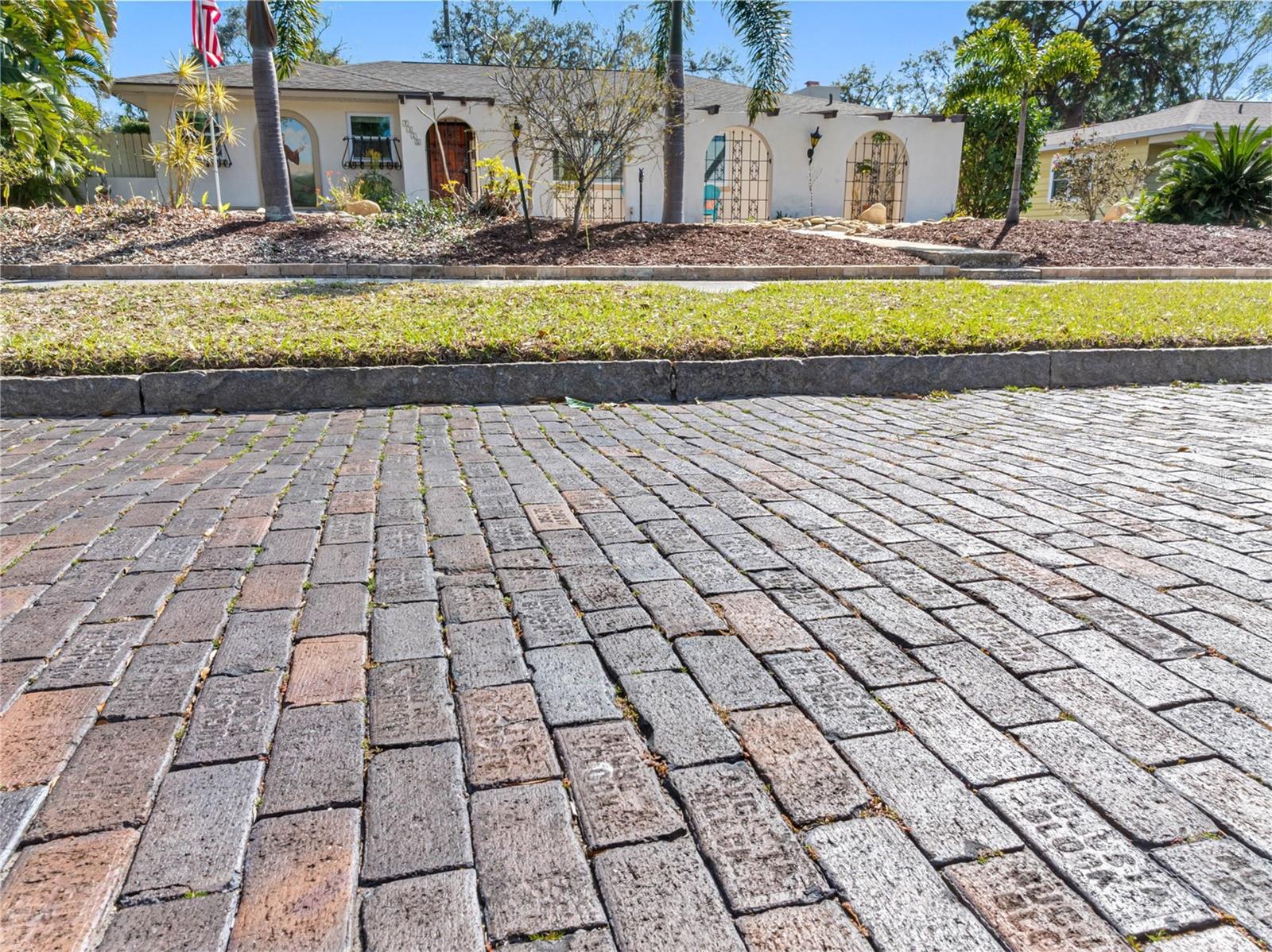 7320 BURLINGTON AVE N, ST PETERSBURG, FL, 33710