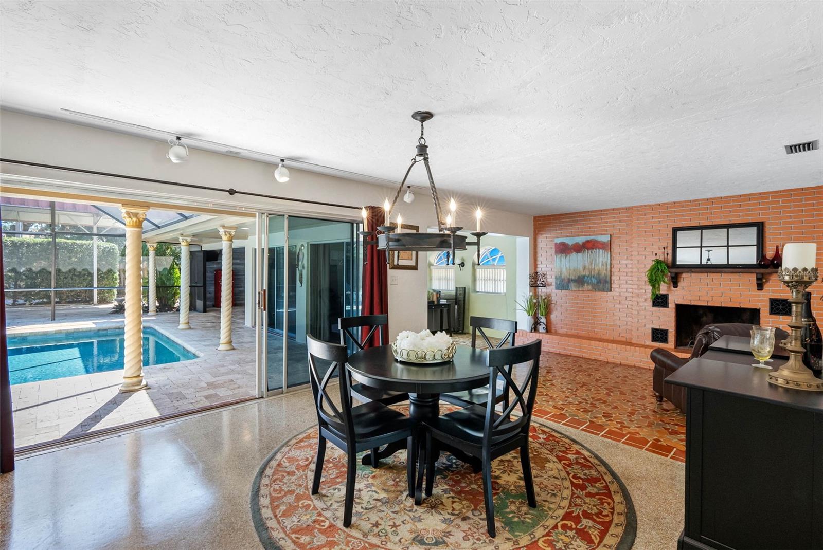 7320 BURLINGTON AVE N, ST PETERSBURG, FL, 33710