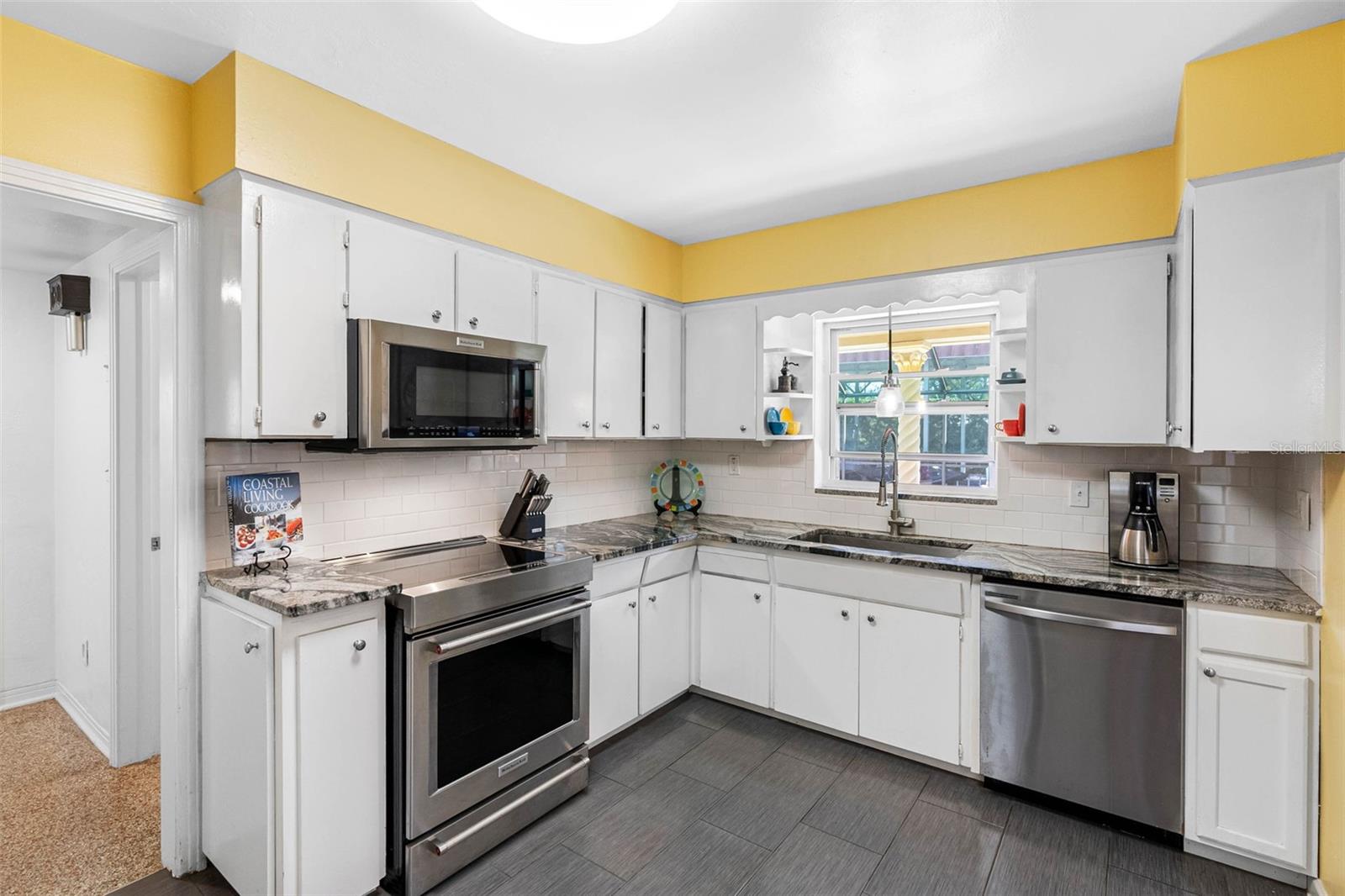 7320 BURLINGTON AVE N, ST PETERSBURG, FL, 33710
