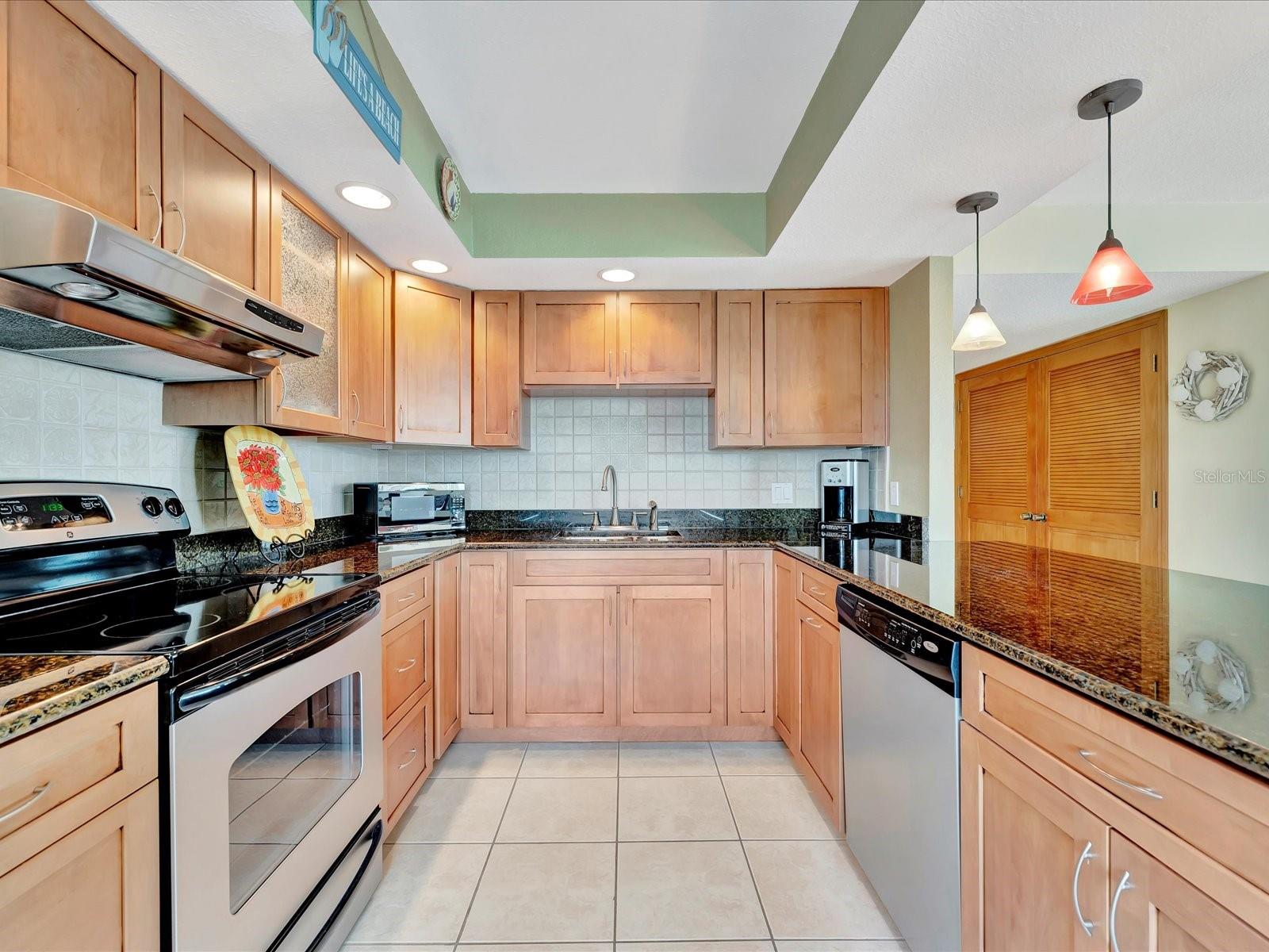 1400 GULF BLVD #204, CLEARWATER BEACH, FL, 33767