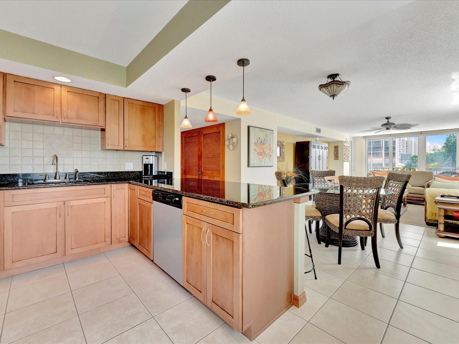 1400 GULF BLVD #204, CLEARWATER BEACH, FL, 33767
