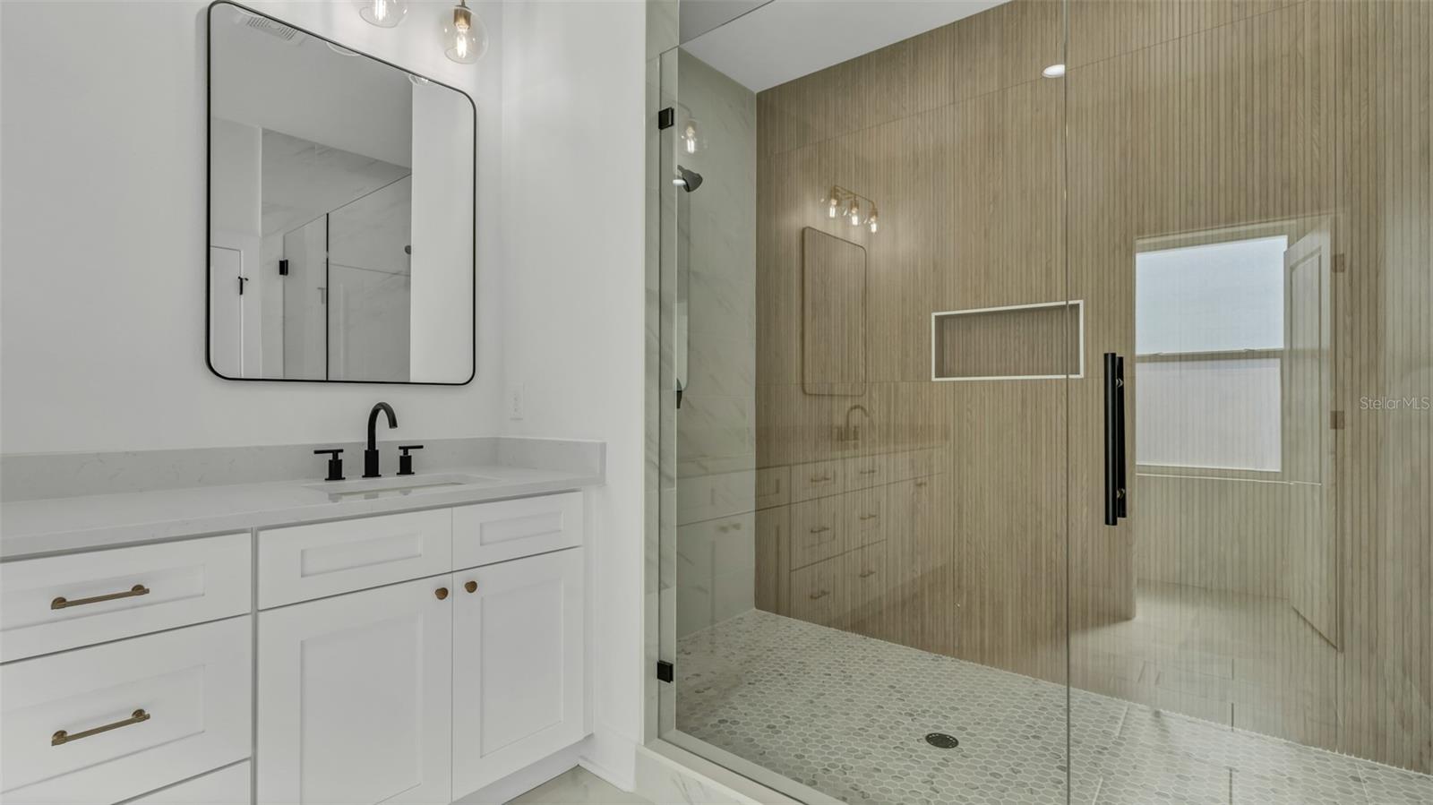 2711 W STATE ST #1, TAMPA, FL, 33609