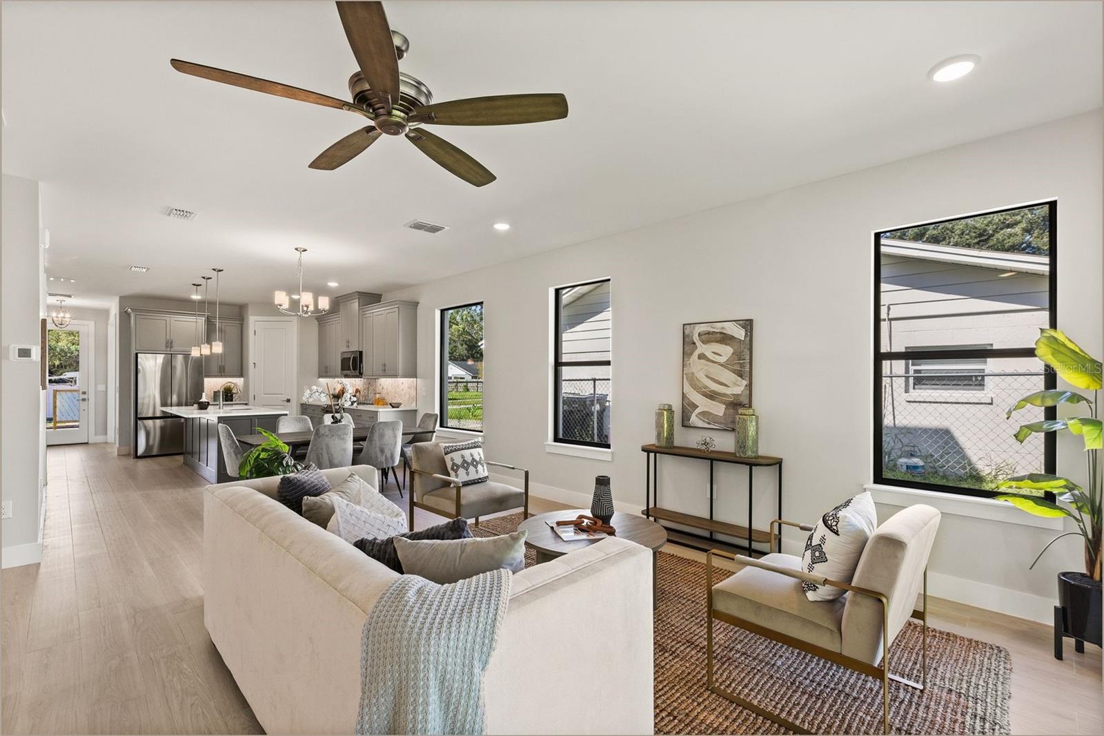 1811 SIMONTON AVE, ORLANDO, FL, 32806