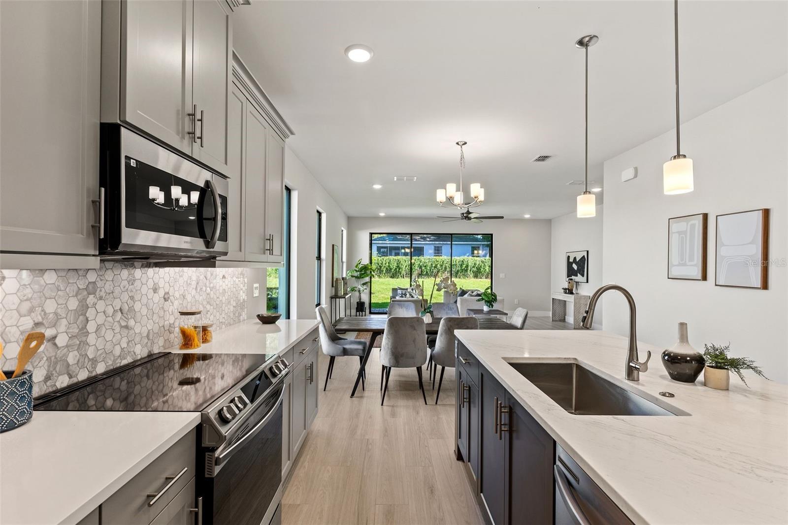 1811 SIMONTON AVE, ORLANDO, FL, 32806