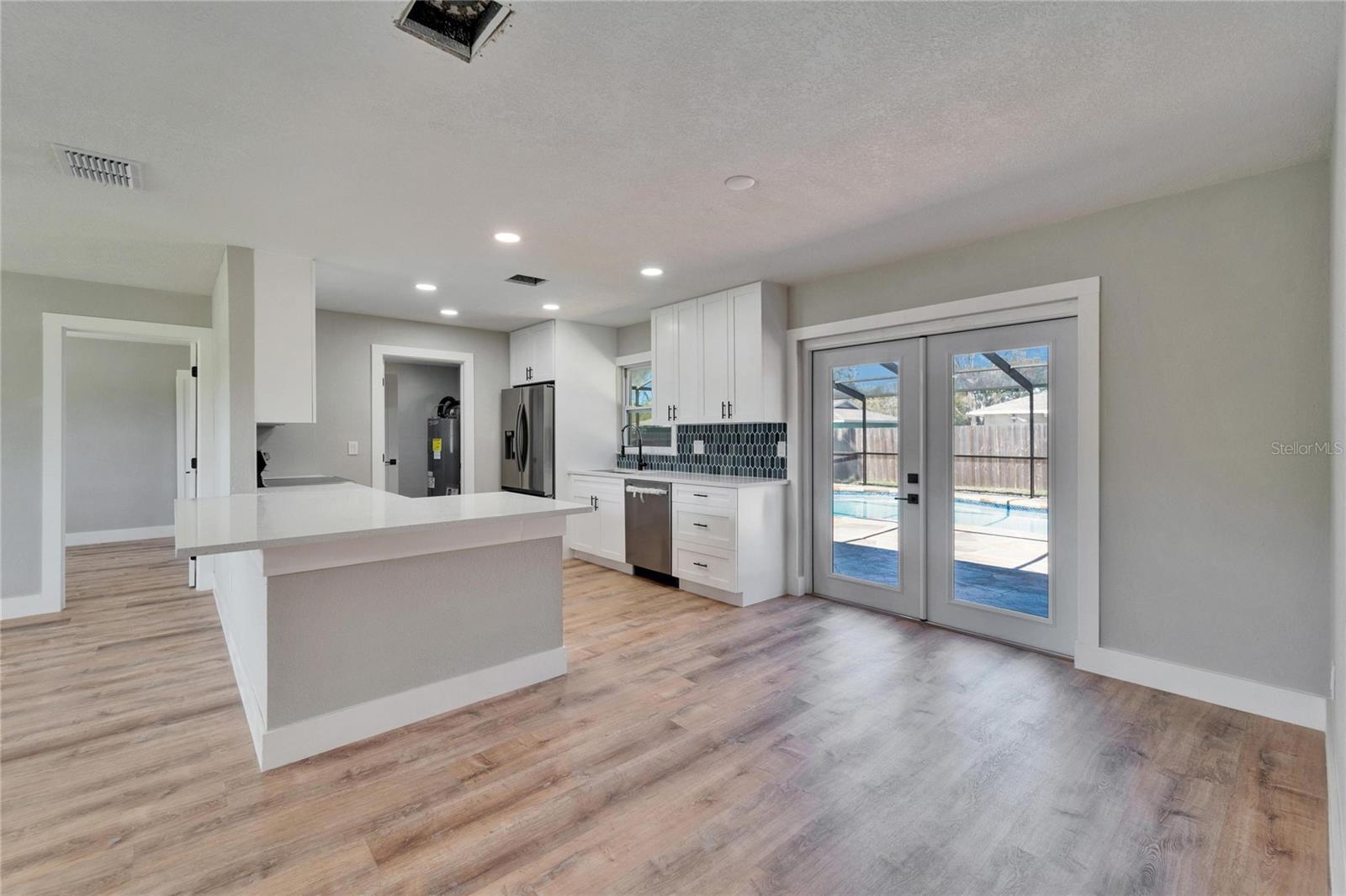 11206 MONDALE AVE, SEFFNER, FL, 33584