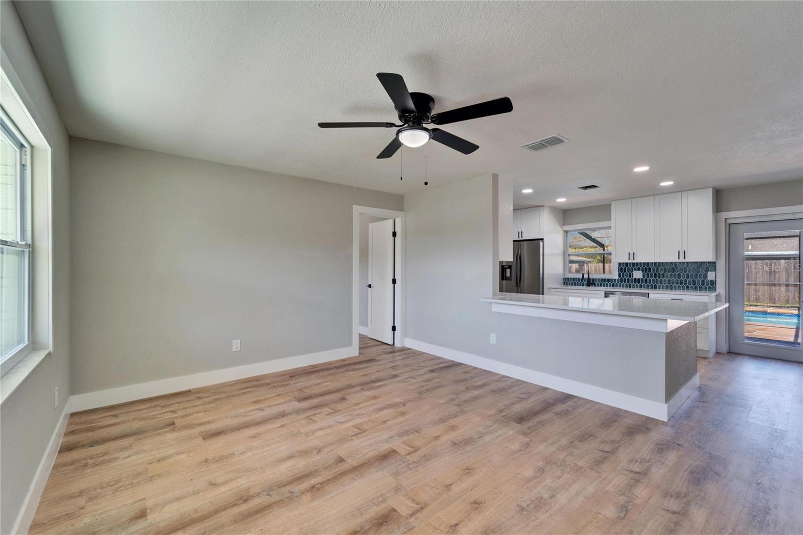 11206 MONDALE AVE, SEFFNER, FL, 33584