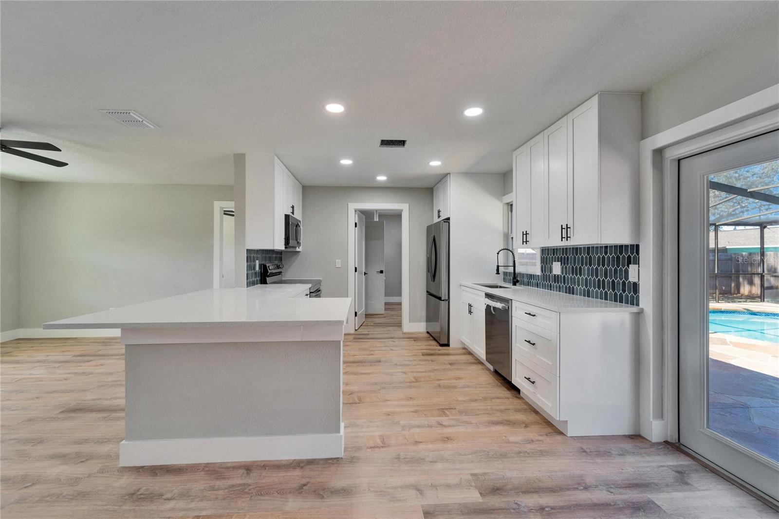 11206 MONDALE AVE, SEFFNER, FL, 33584