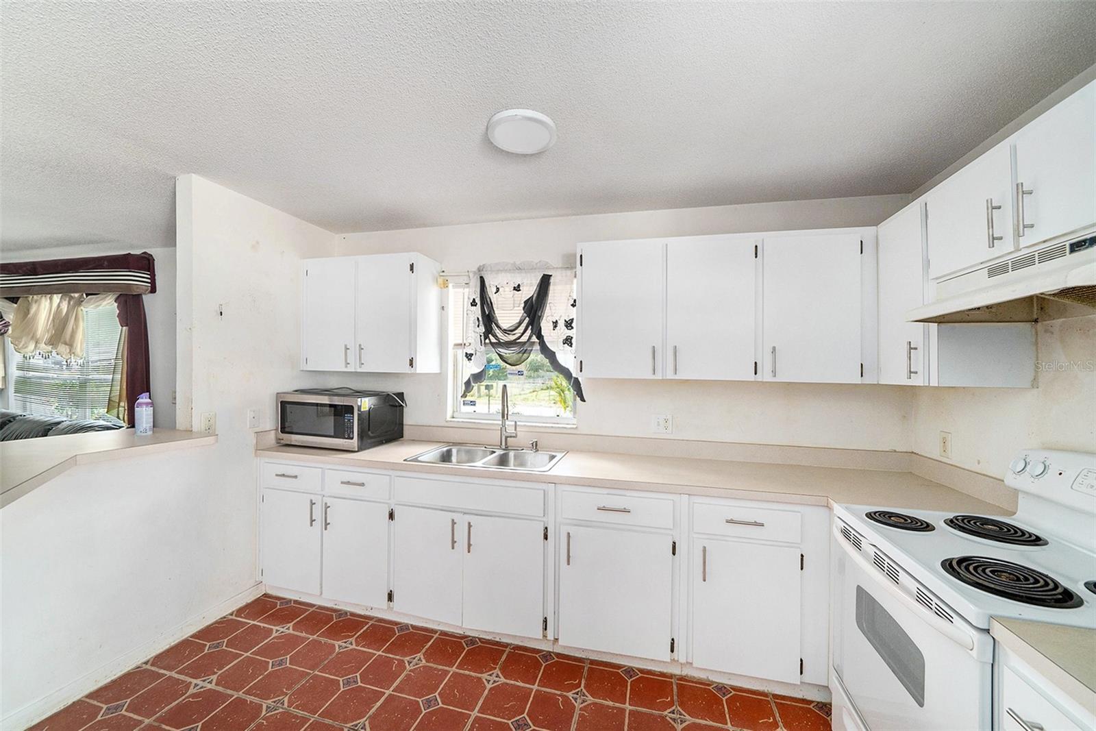 8729 N TANGERINE PL, TAMPA, FL, 33617