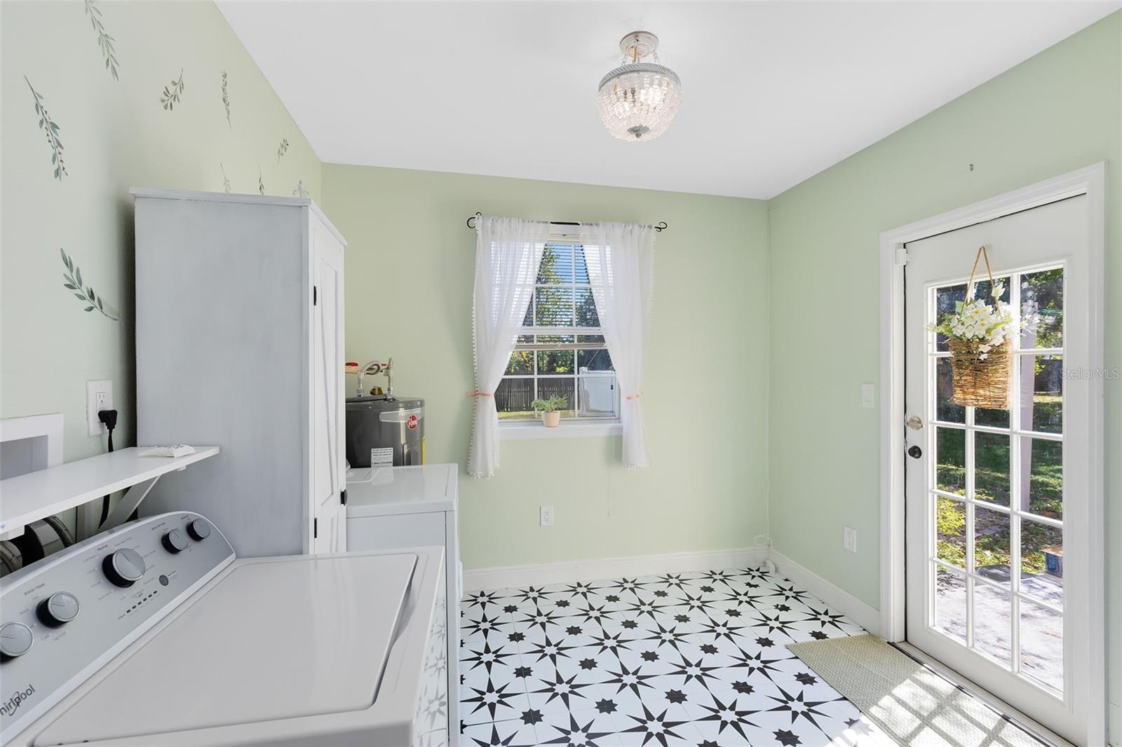 2431 NARCISSUS AVE, SANFORD, FL, 32771