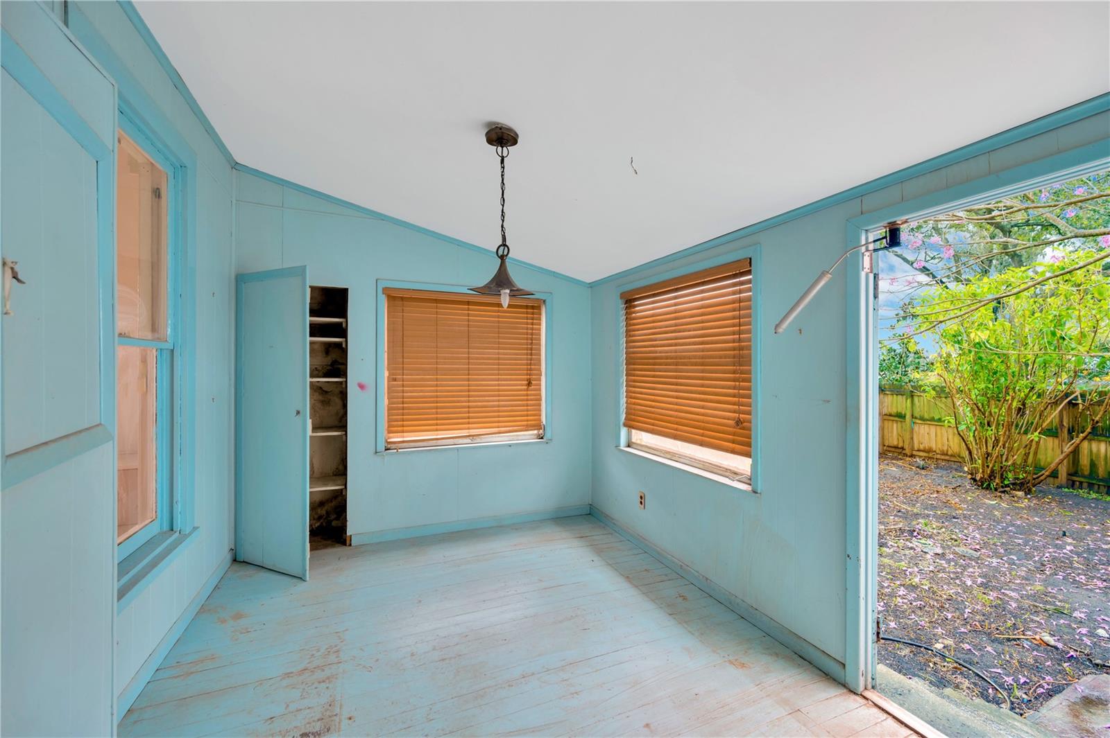 105 E CALHOUN ST, PLANT CITY, FL, 33563