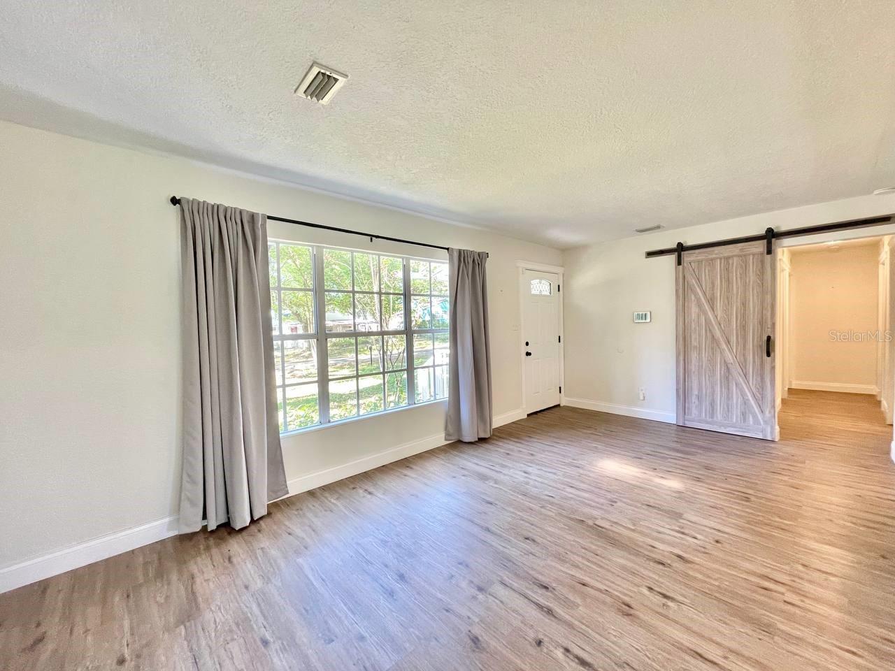 2101 E HOWELL ST, TAMPA, FL, 33610