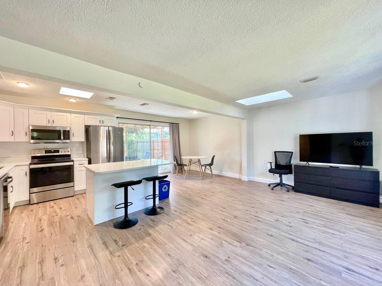 2101 E HOWELL ST, TAMPA, FL, 33610