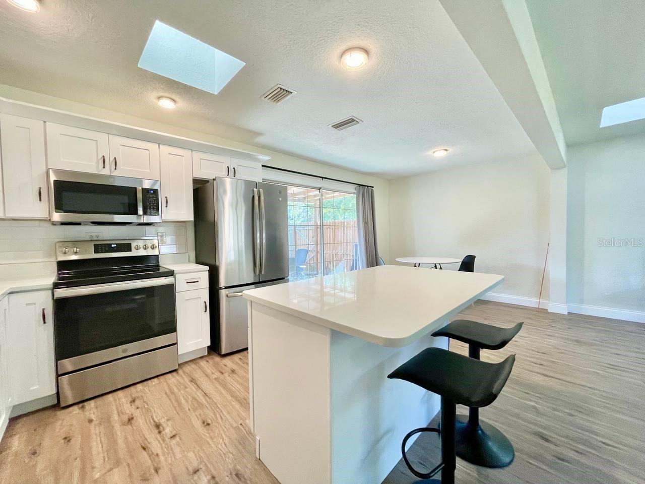2101 E HOWELL ST, TAMPA, FL, 33610