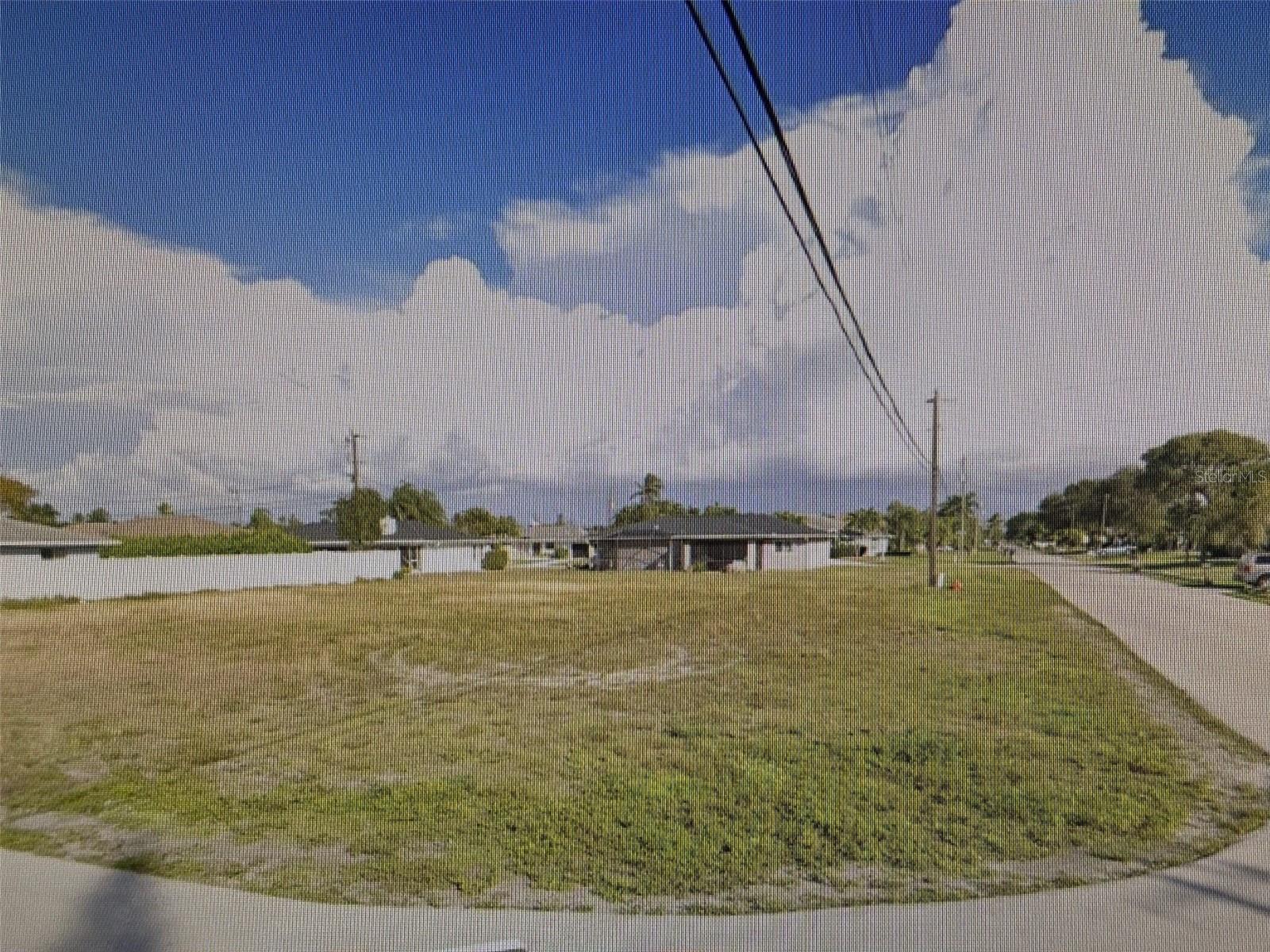 1527 SE 20TH PL, CAPE CORAL, FL, 33990