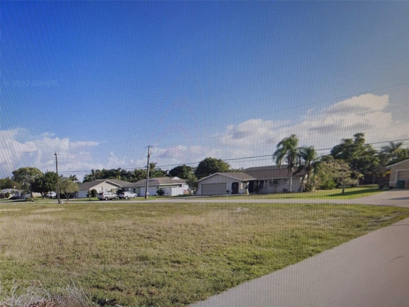 1527 SE 20TH PL, CAPE CORAL, FL, 33990