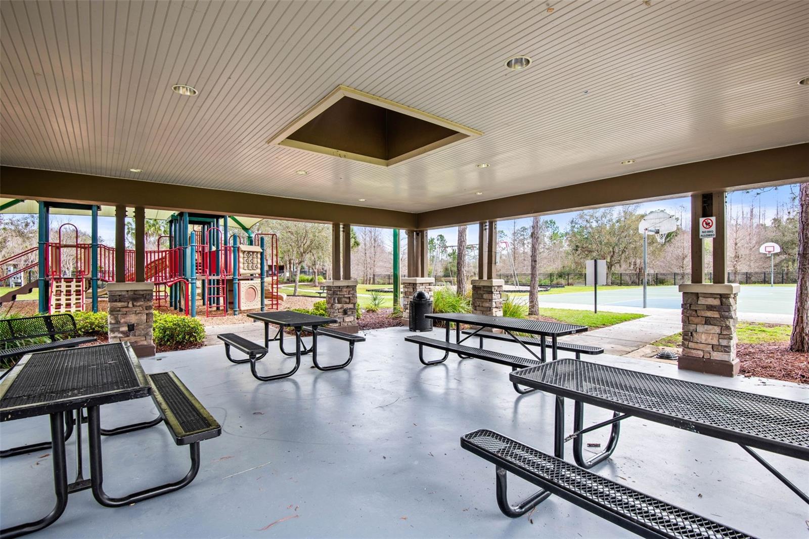 4956 ROLLING GREEN DR, WESLEY CHAPEL, FL, 33543