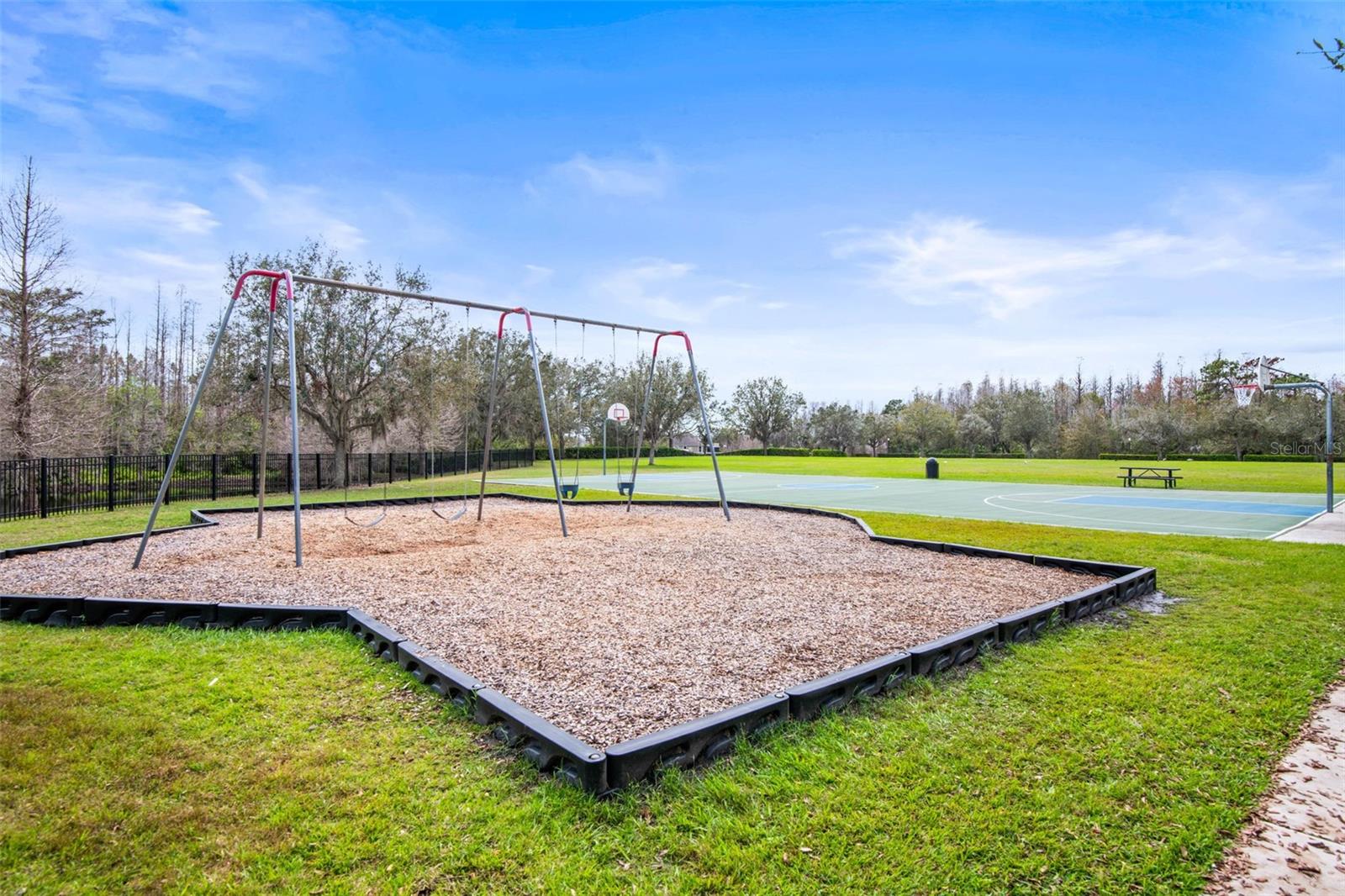 4956 ROLLING GREEN DR, WESLEY CHAPEL, FL, 33543