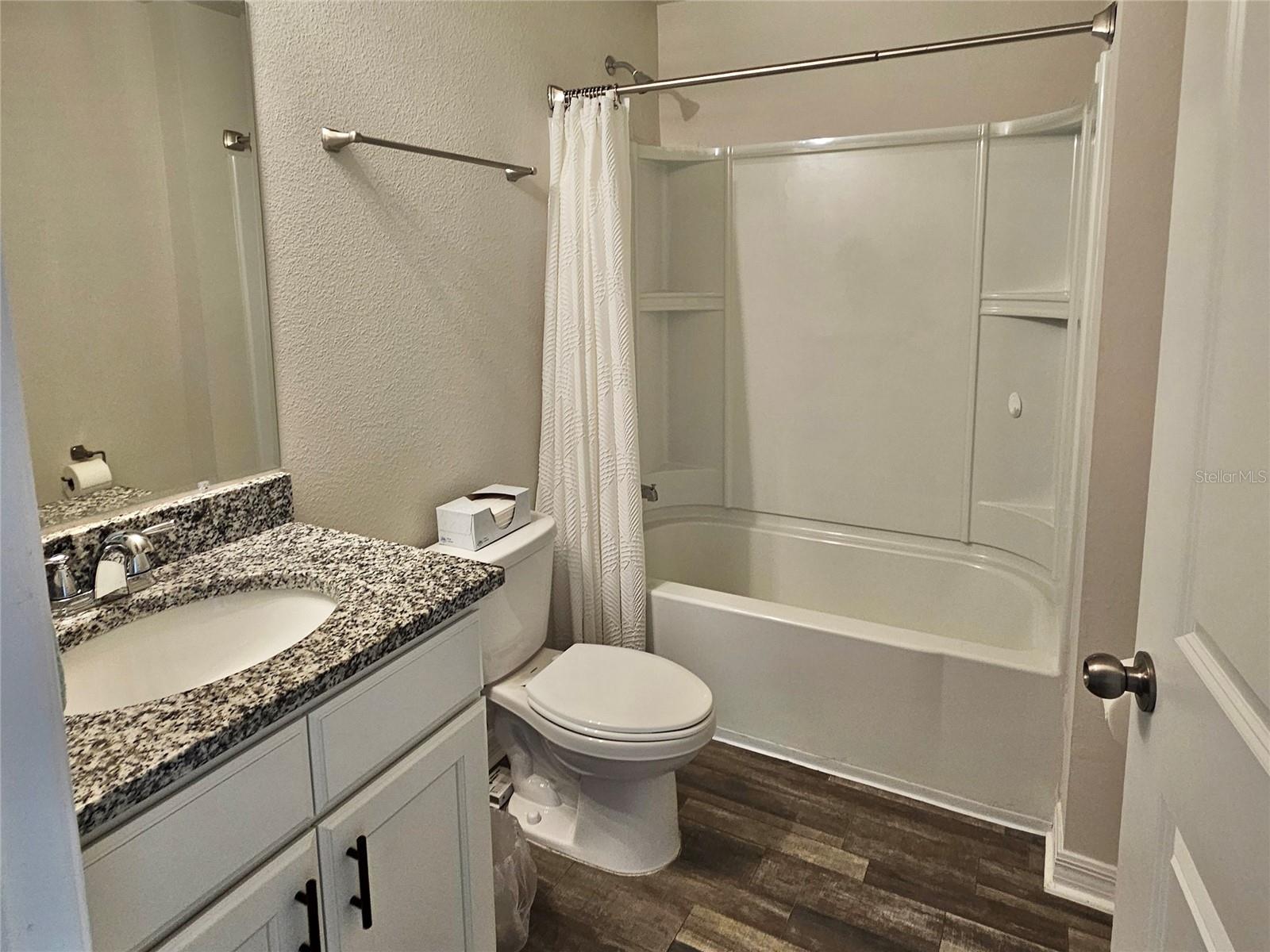 228 RIVER HILL DR, WELAKA, FL, 32193