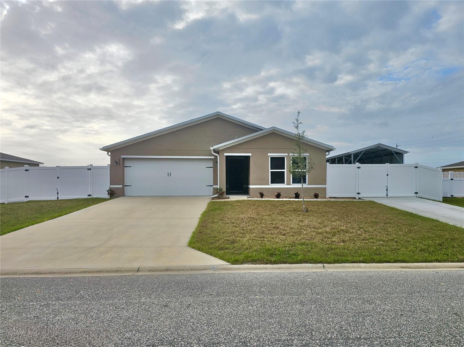 228 RIVER HILL DR, WELAKA, FL, 32193