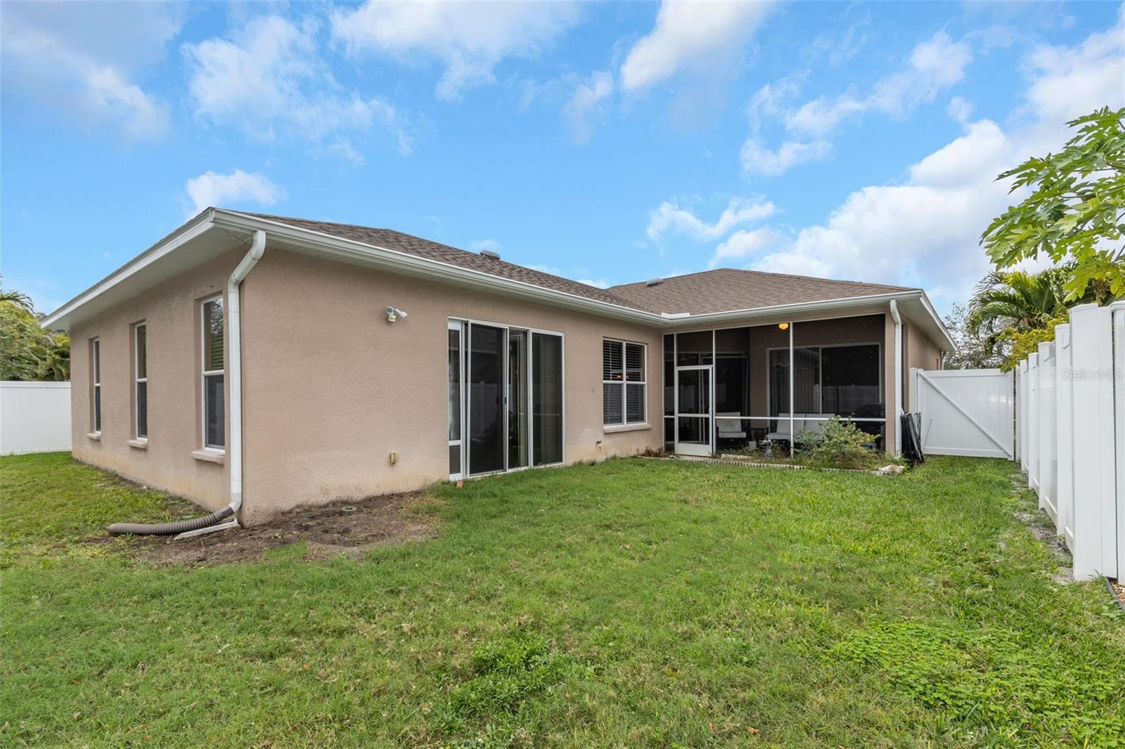 8265 WILD OAKS CIR, LARGO, FL, 33773